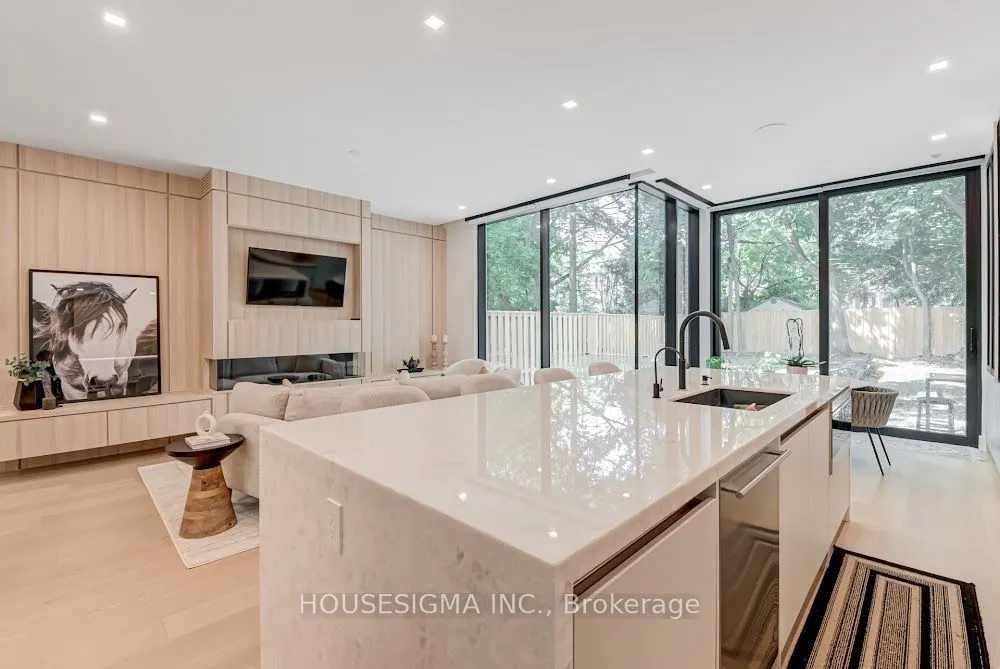 188 Duplex Avenue