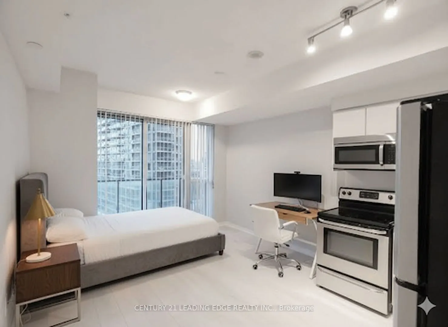 150 East Liberty Street, #1303