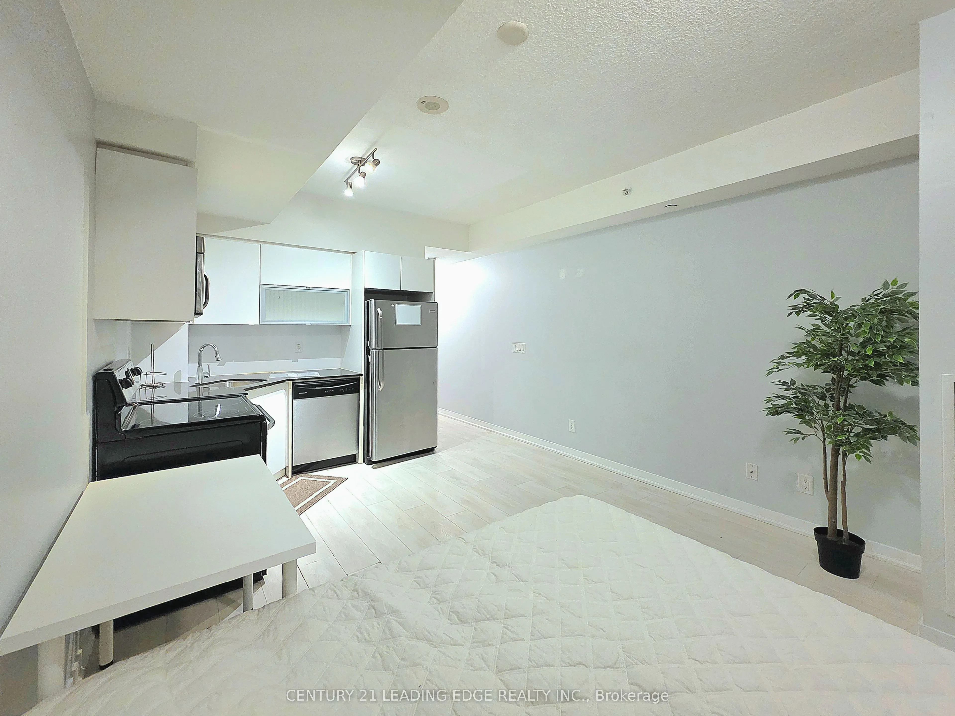 150 East Liberty Street, #1303