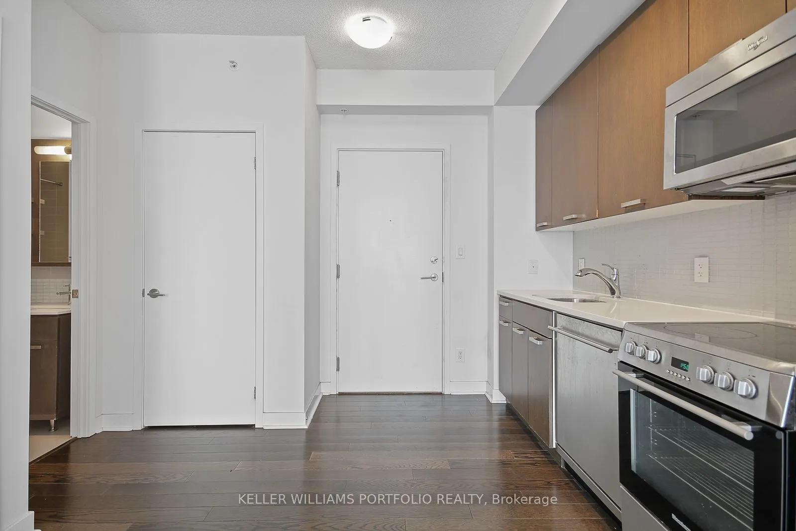 295 Adelaide Street W