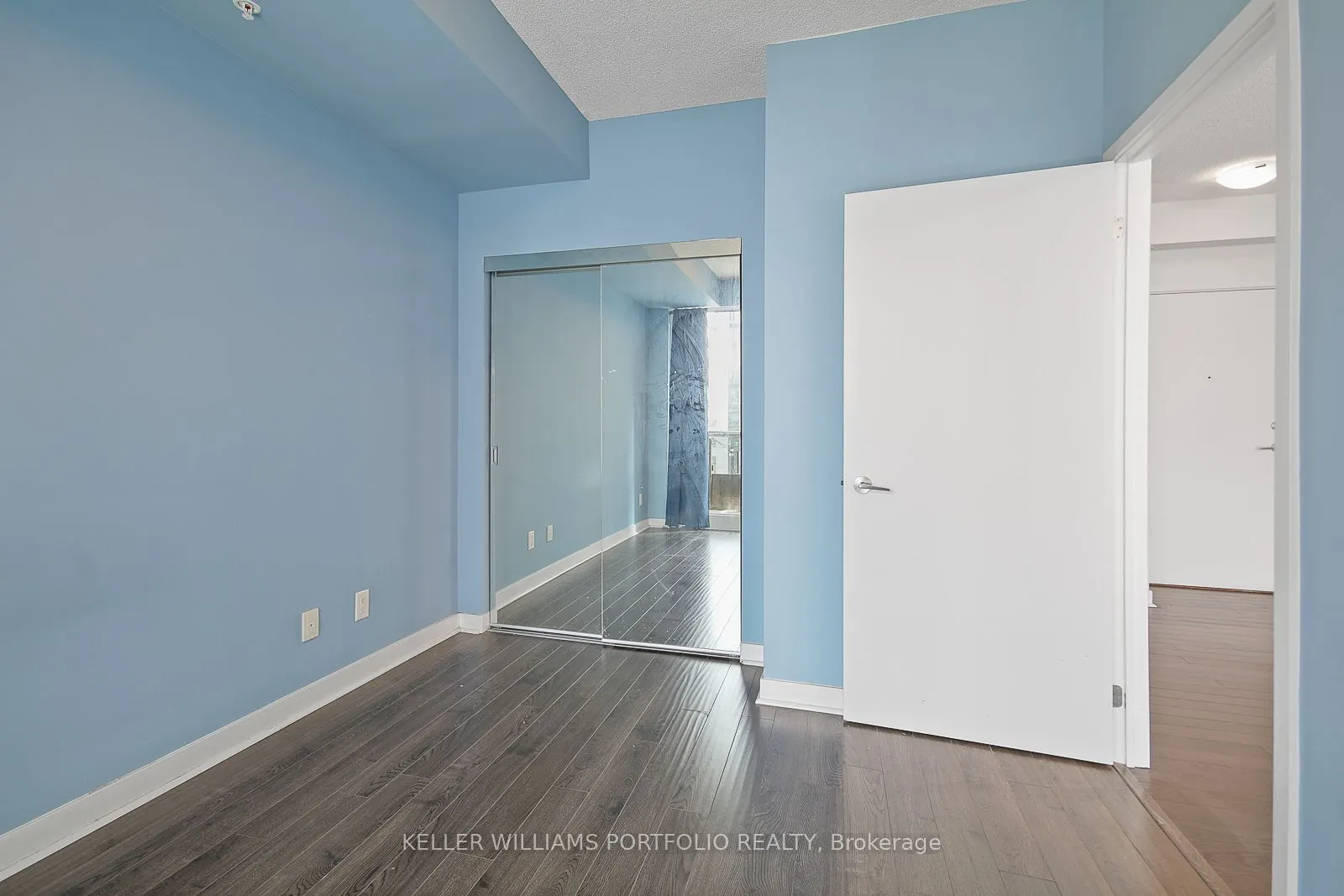 295 Adelaide Street W