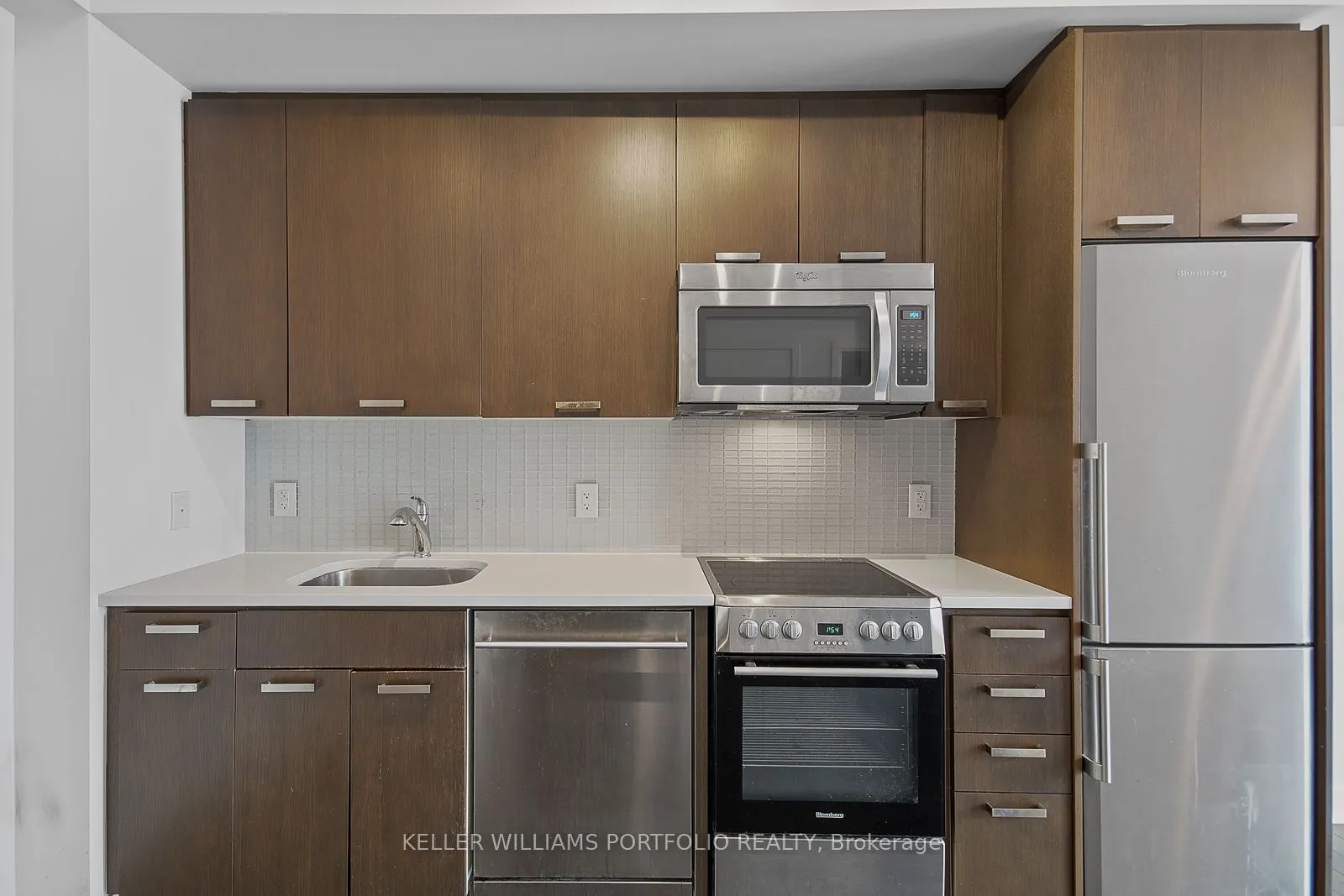 295 Adelaide Street W