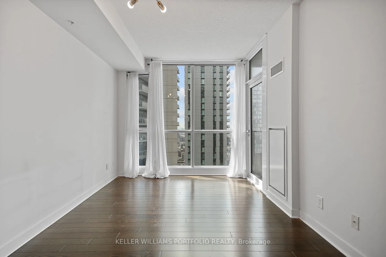 295 Adelaide Street W