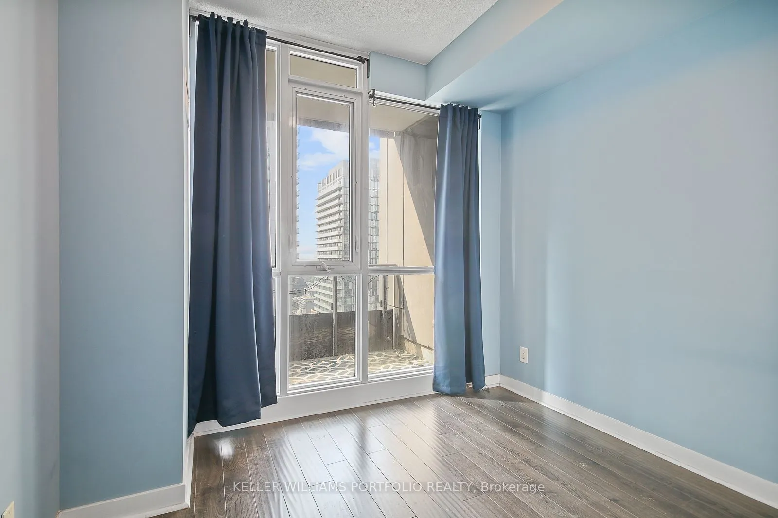295 Adelaide Street W