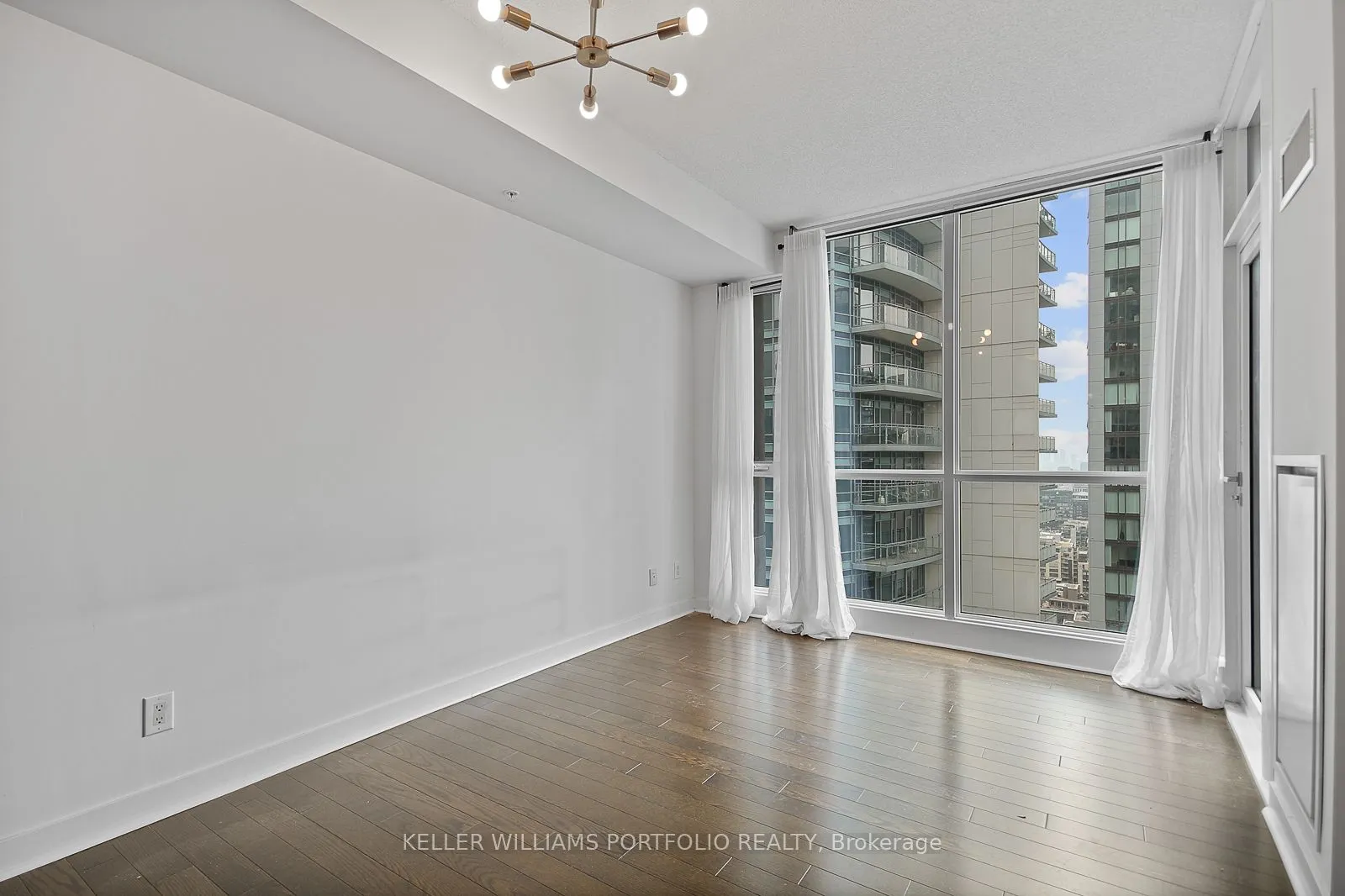 295 Adelaide Street W