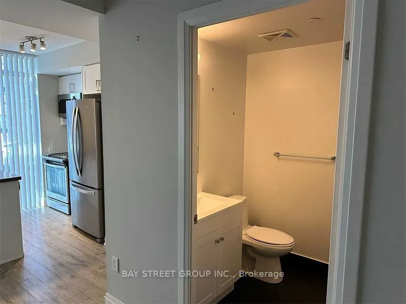 50 Wellesley Street E, #1901