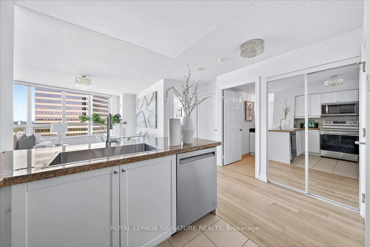 25 Greenview Avenue, #1520