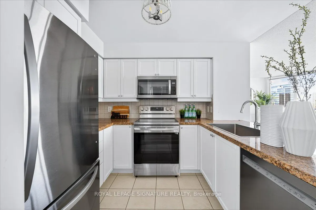 25 Greenview Avenue, #1520