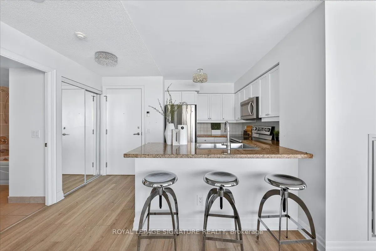 25 Greenview Avenue, #1520