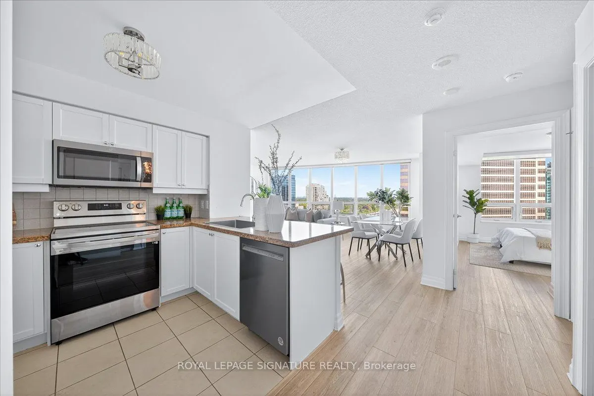 25 Greenview Avenue, #1520
