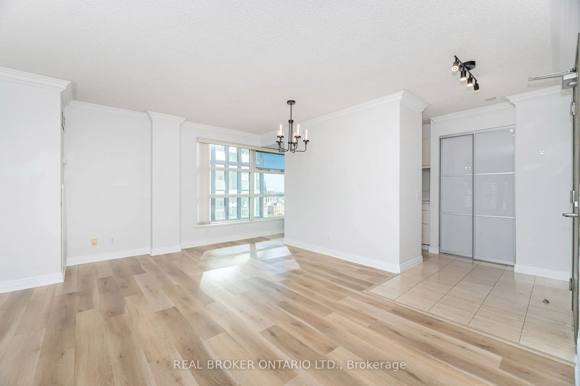50 Lombard Street, #2301