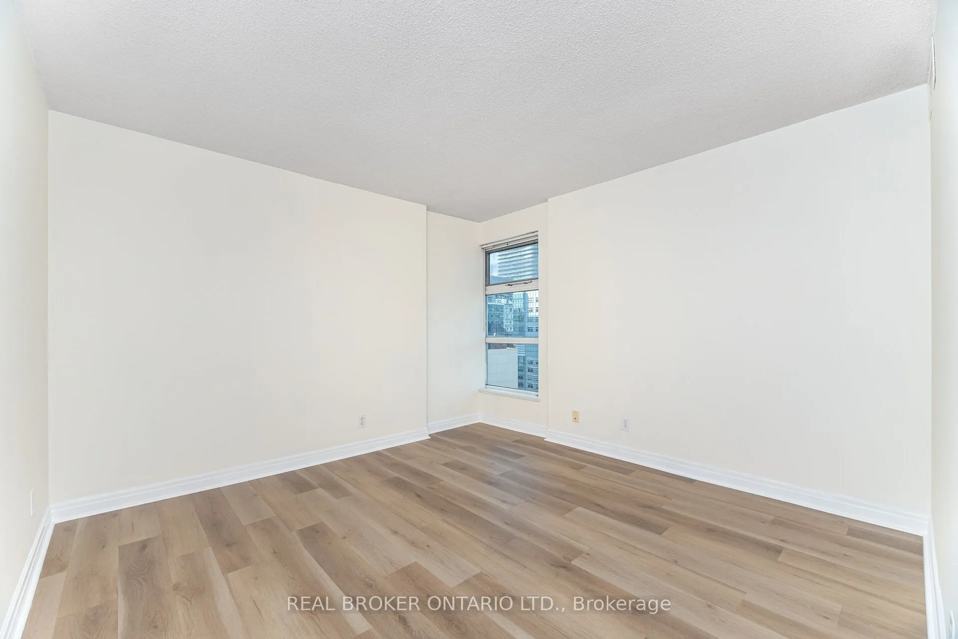 50 Lombard Street, #2301