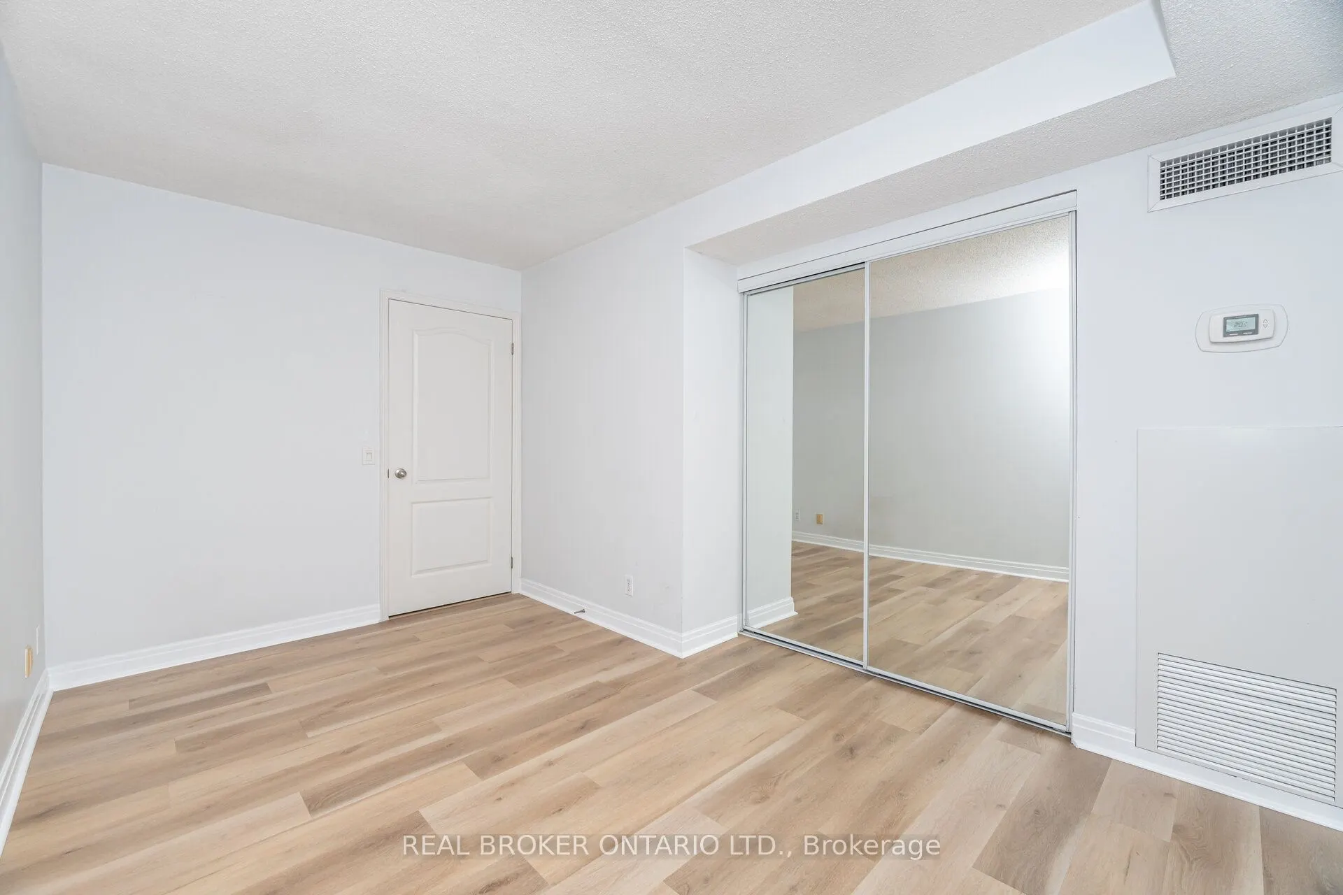 50 Lombard Street, #2301