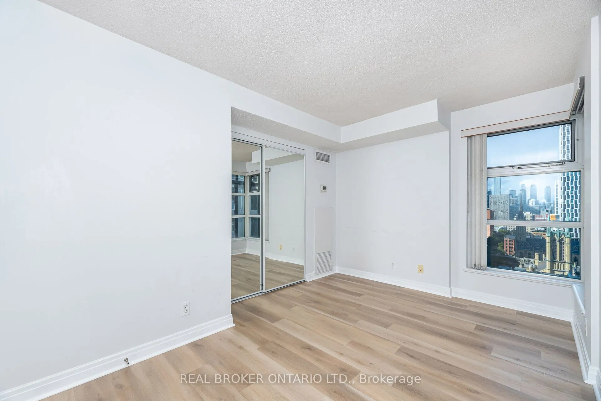 50 Lombard Street, #2301