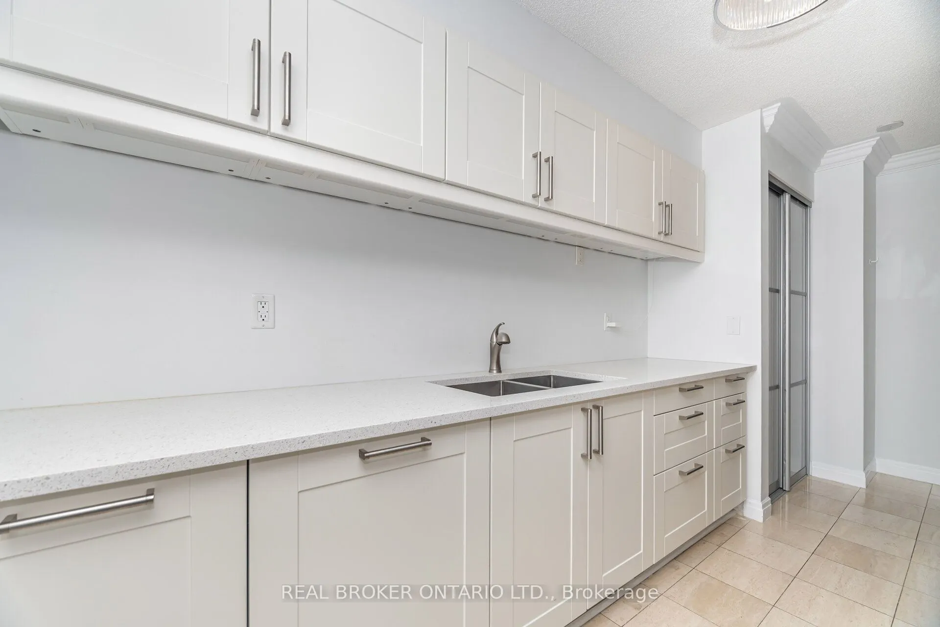 50 Lombard Street, #2301