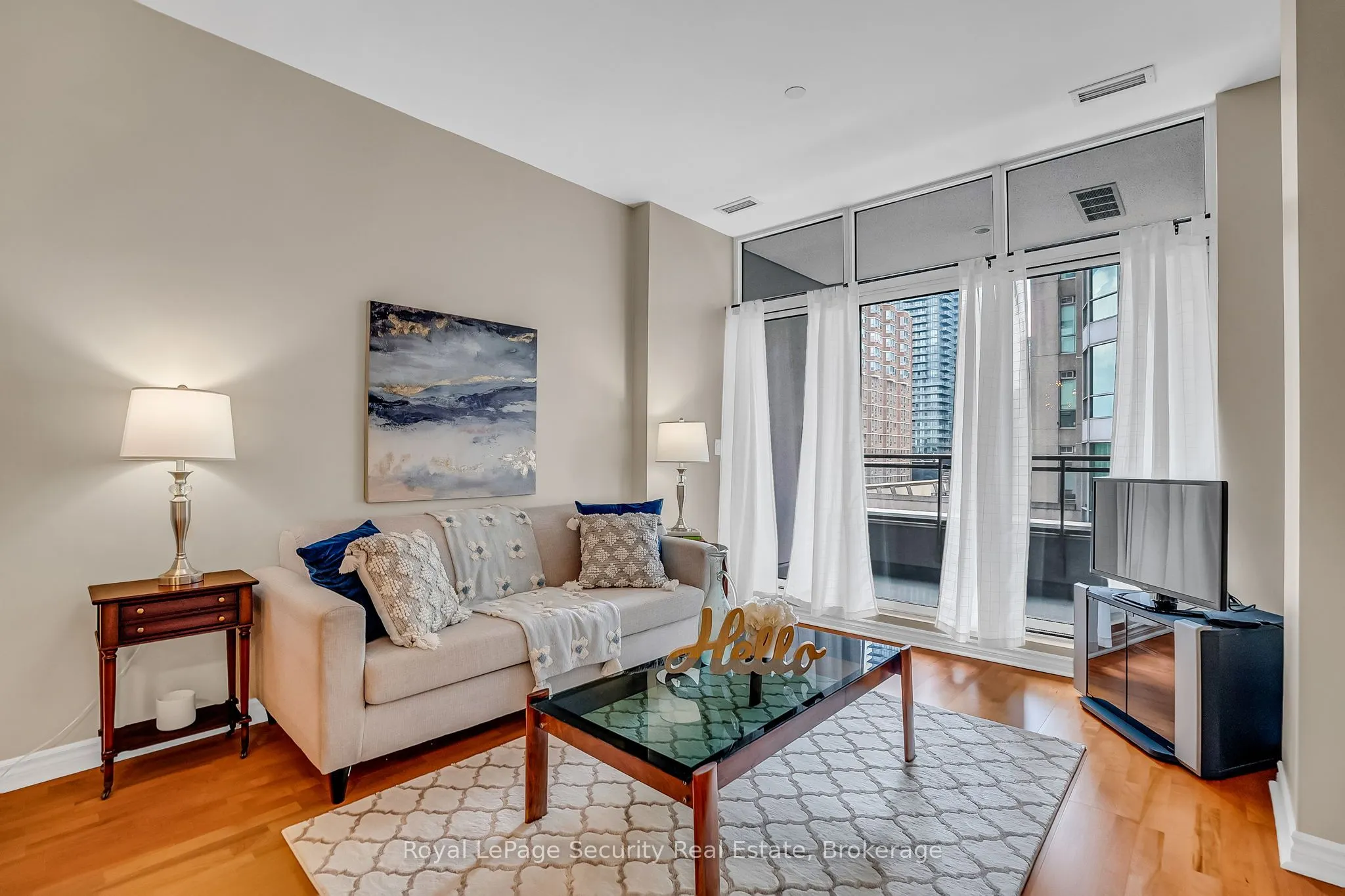 980 Yonge Street, #403