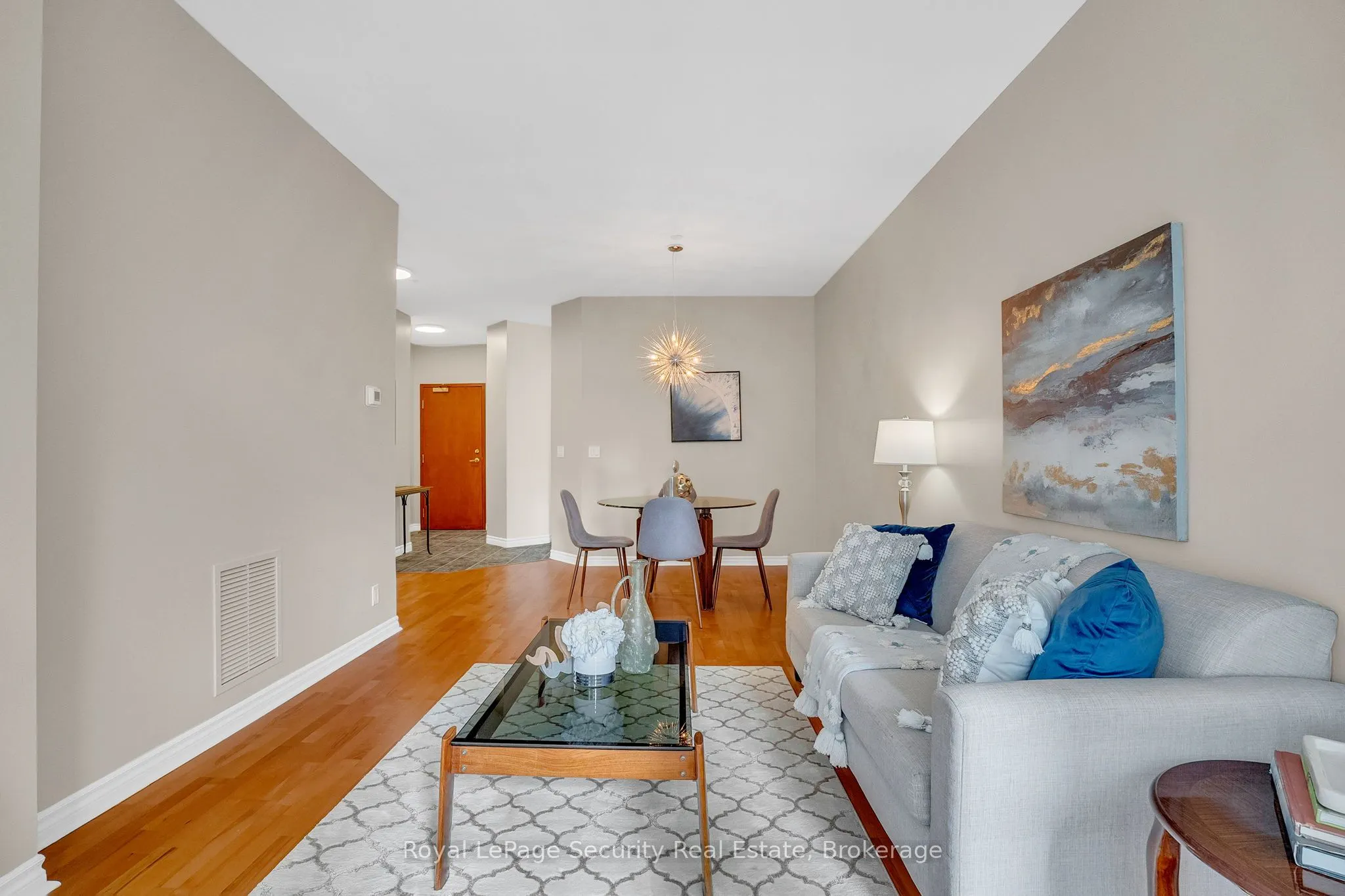 980 Yonge Street, #403