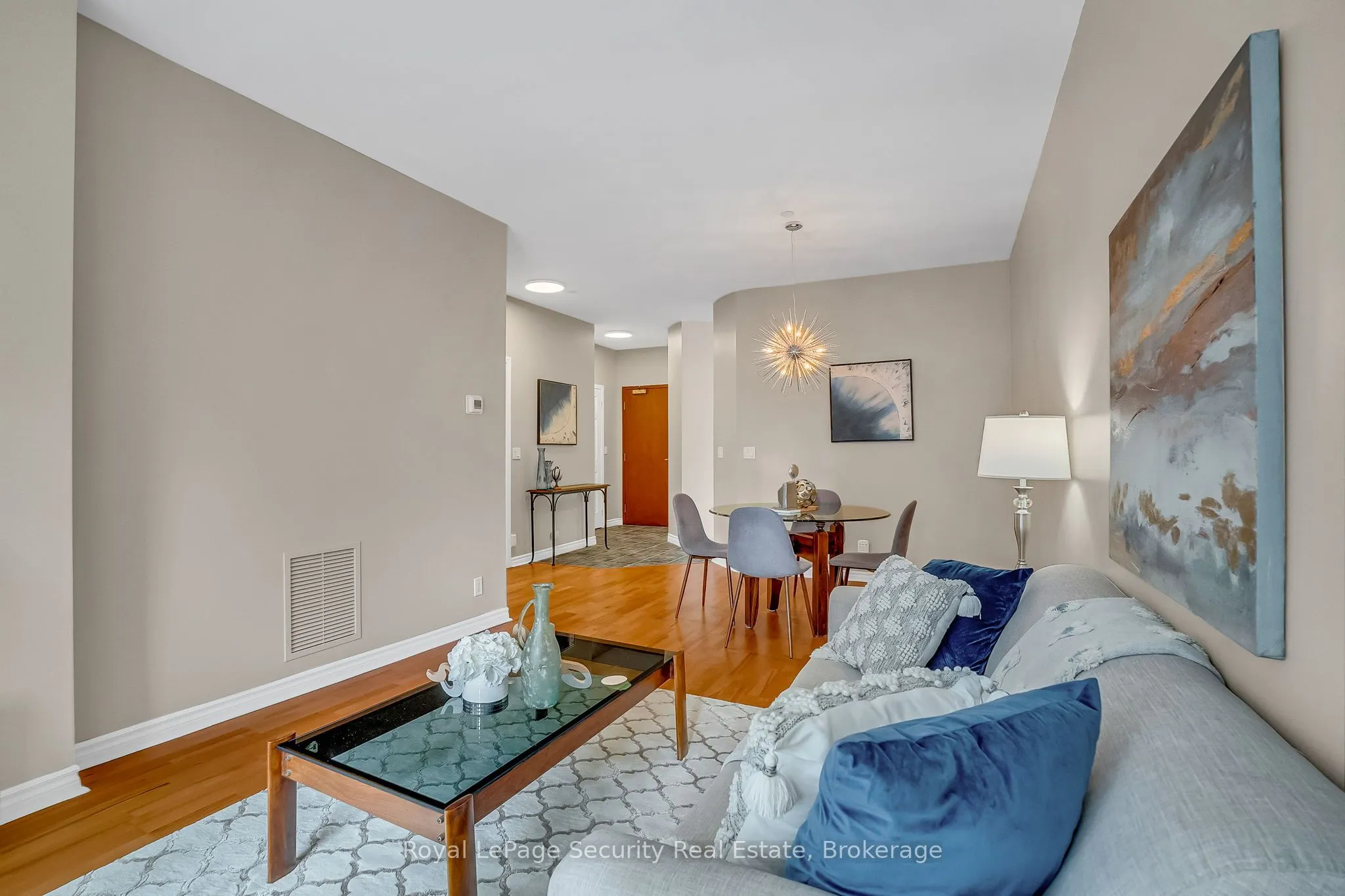 980 Yonge Street, #403