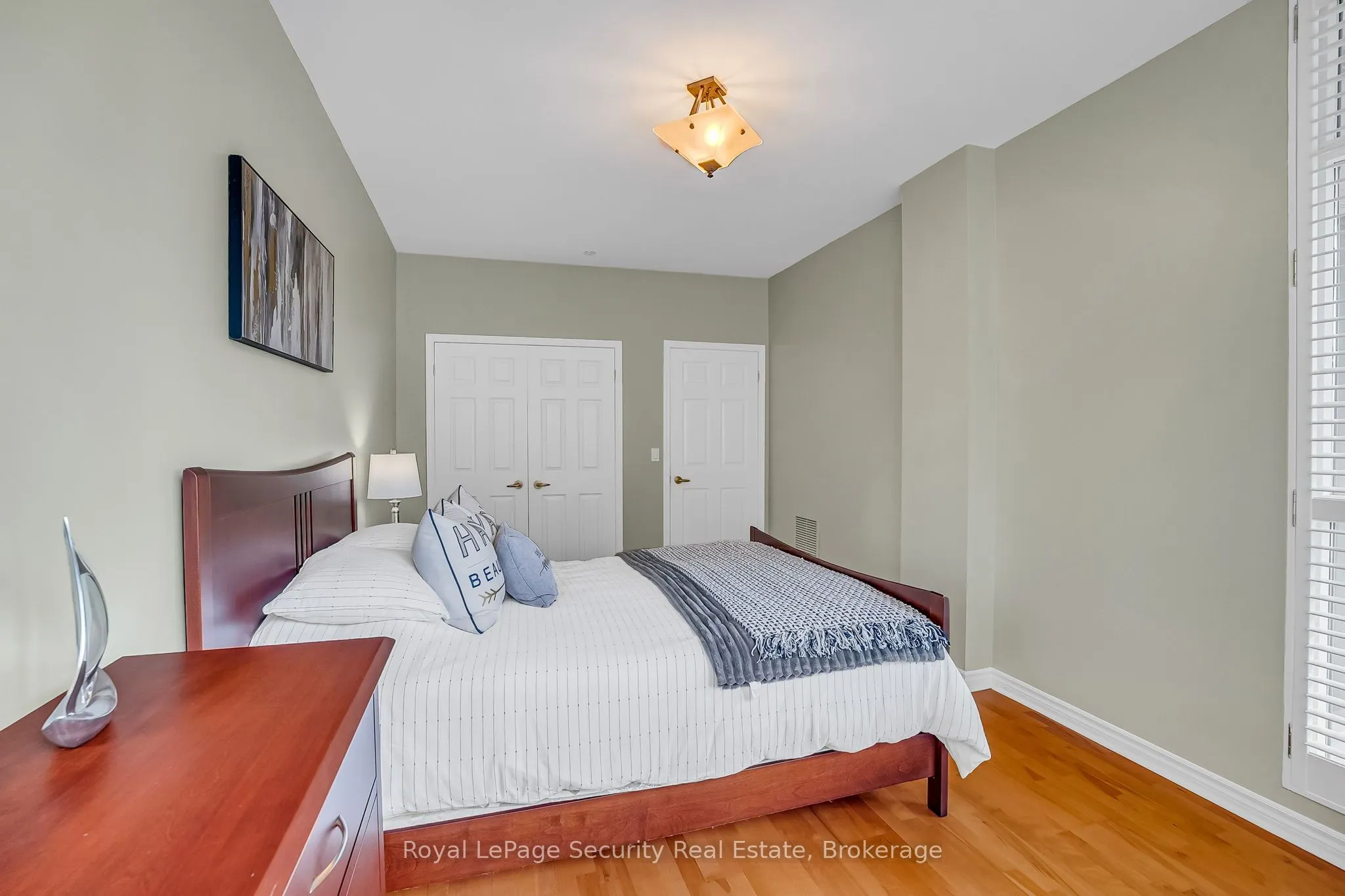 980 Yonge Street, #403