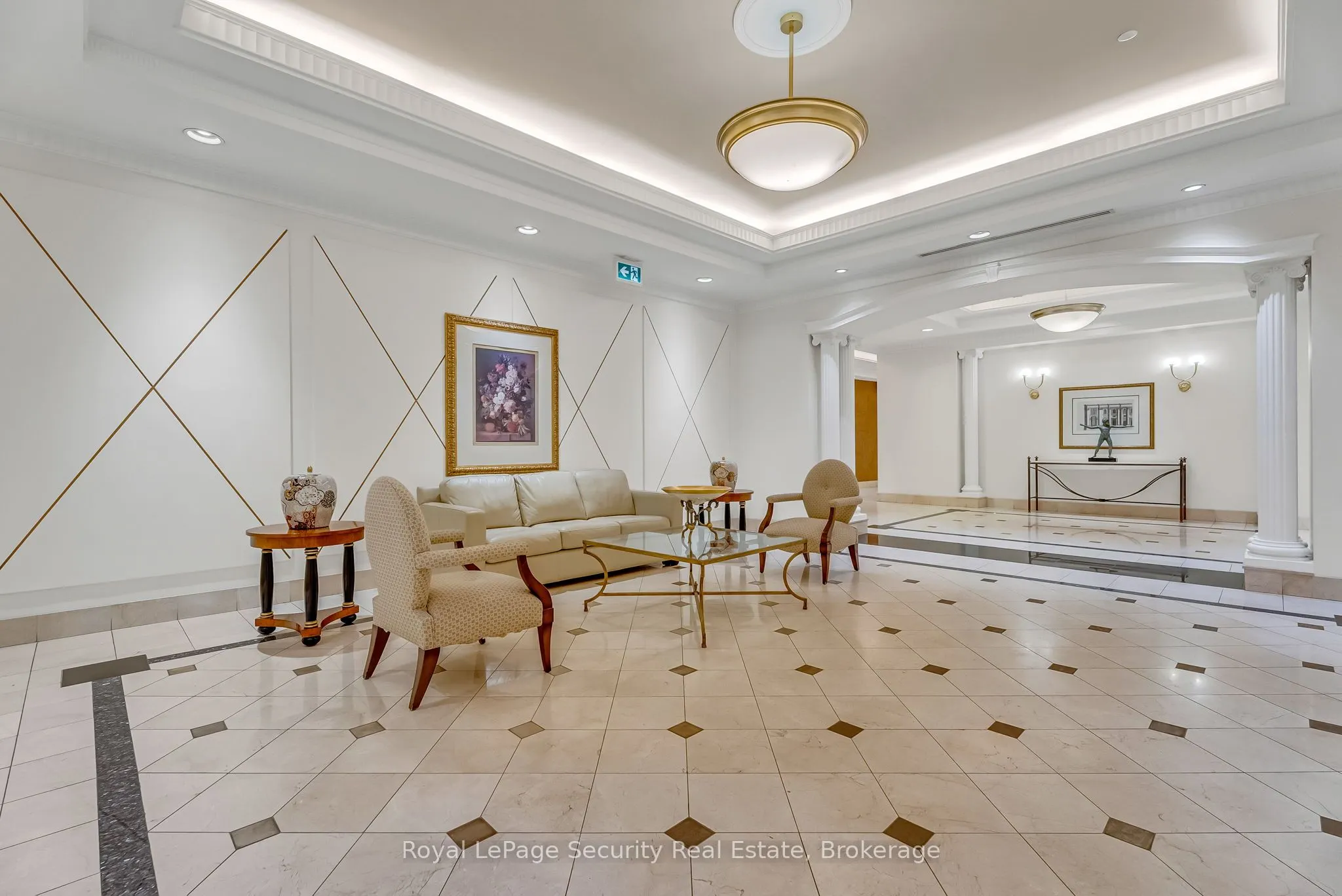 980 Yonge Street, #403