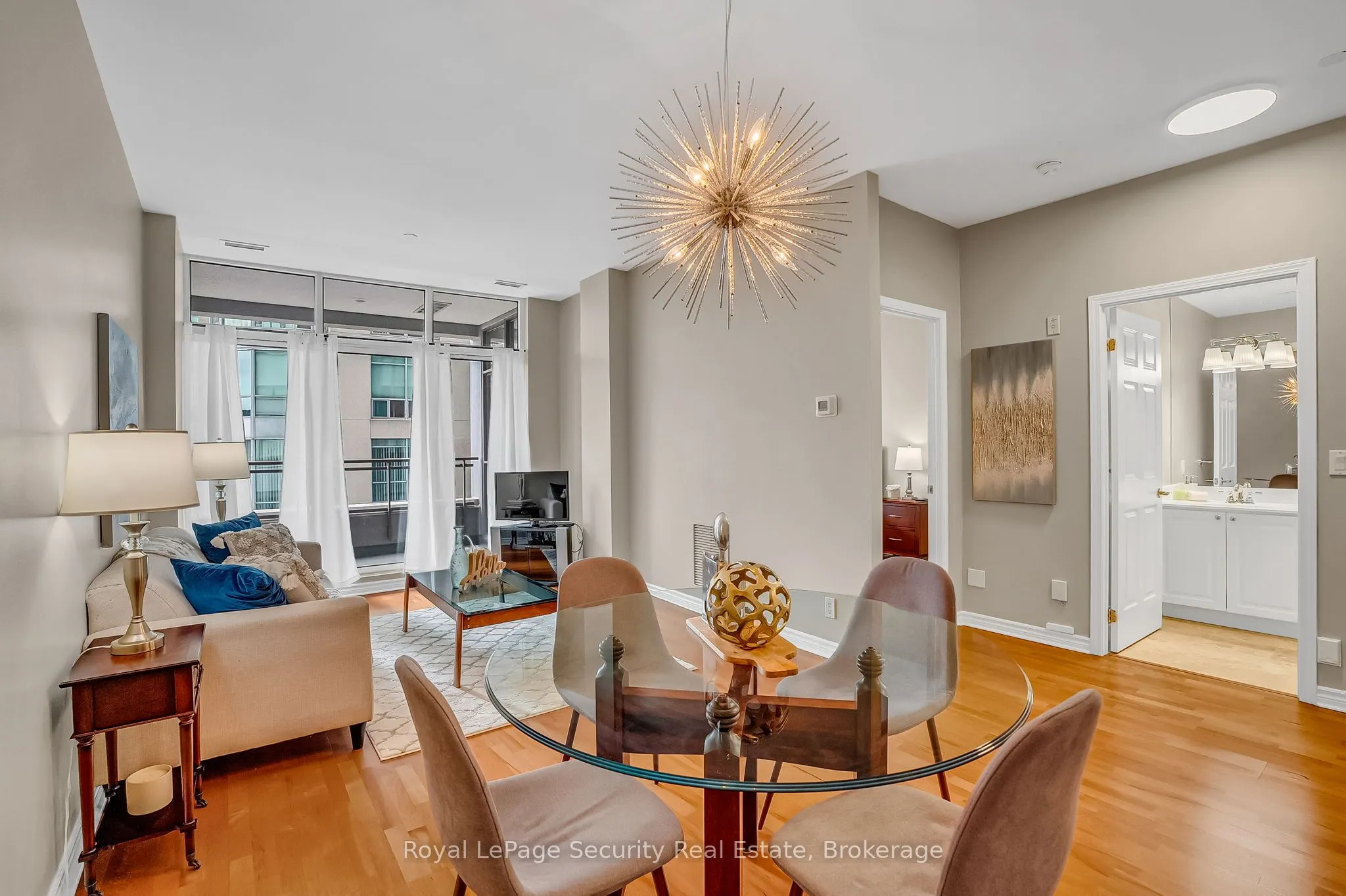 980 Yonge Street, #403