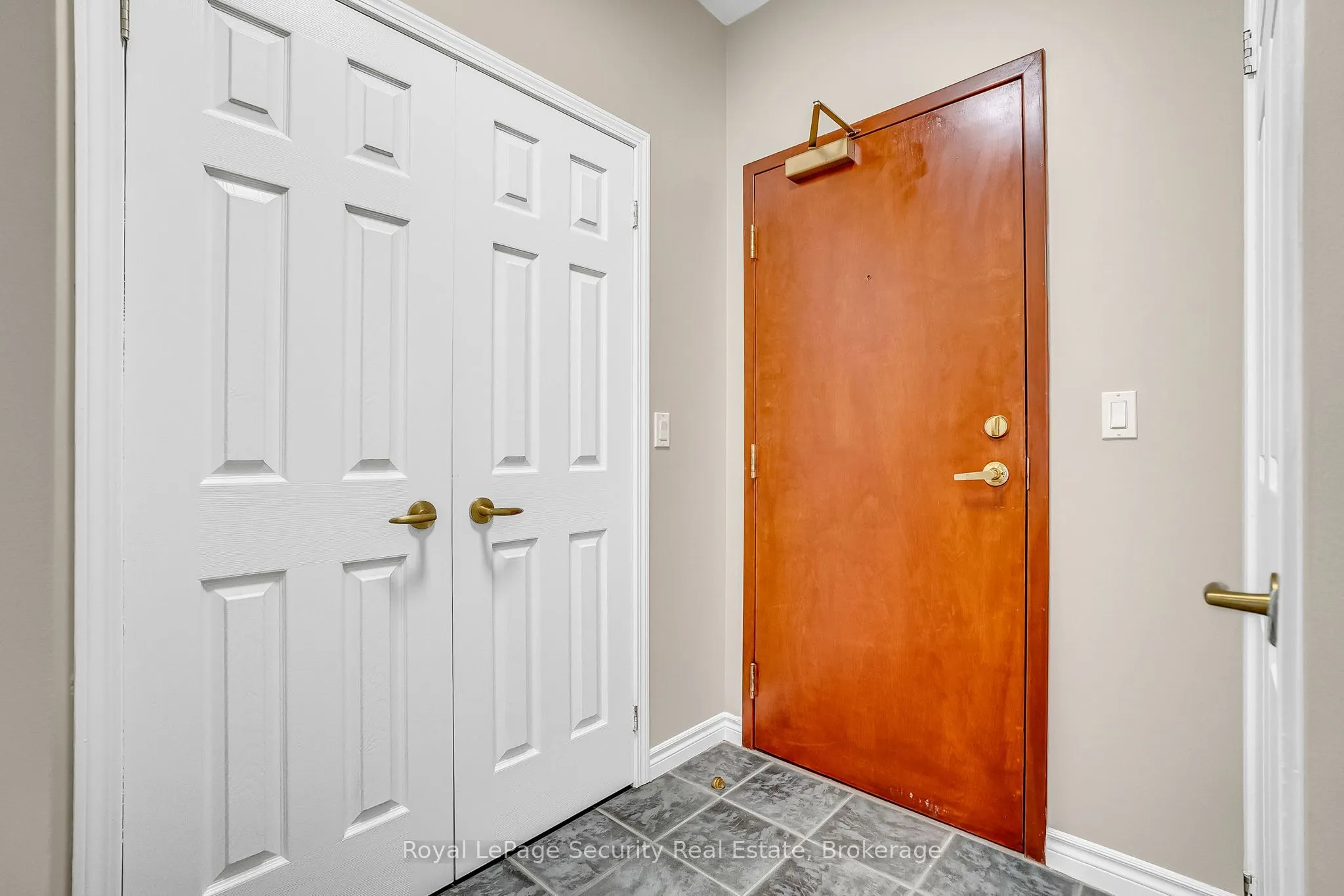 980 Yonge Street, #403