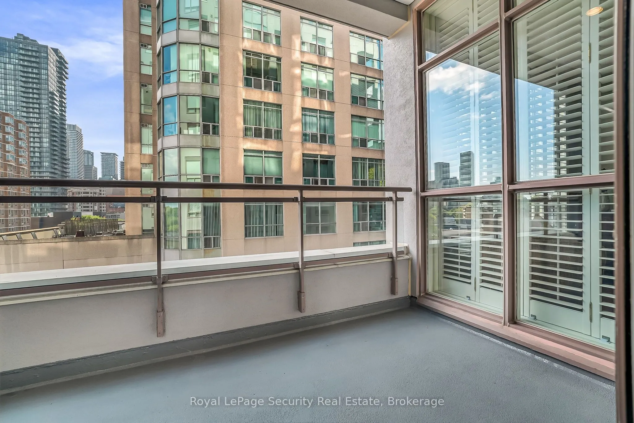 980 Yonge Street, #403
