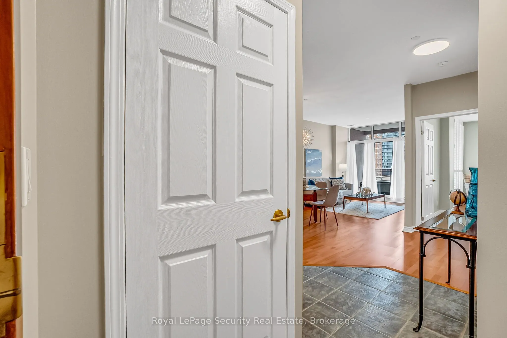 980 Yonge Street, #403