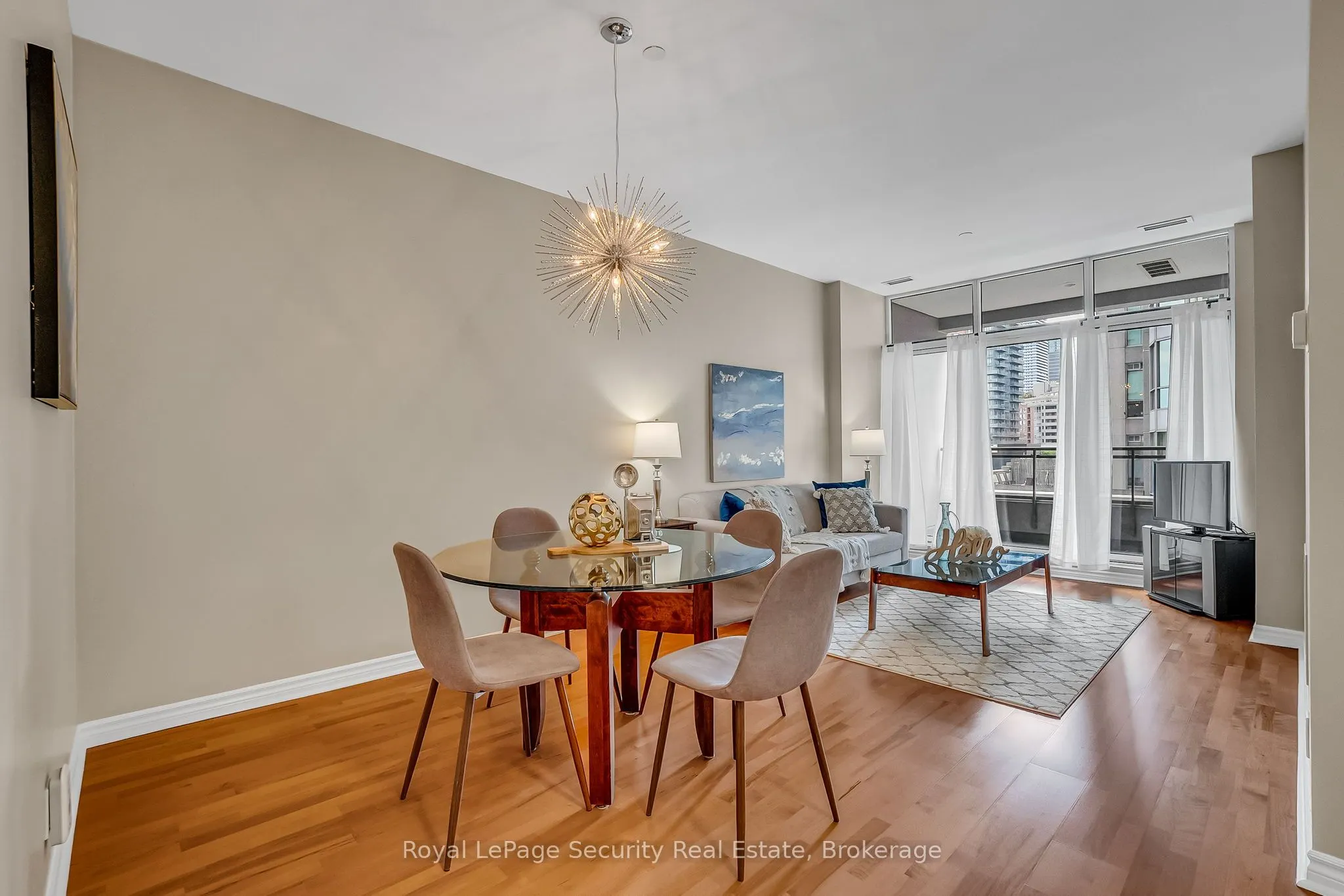 980 Yonge Street, #403