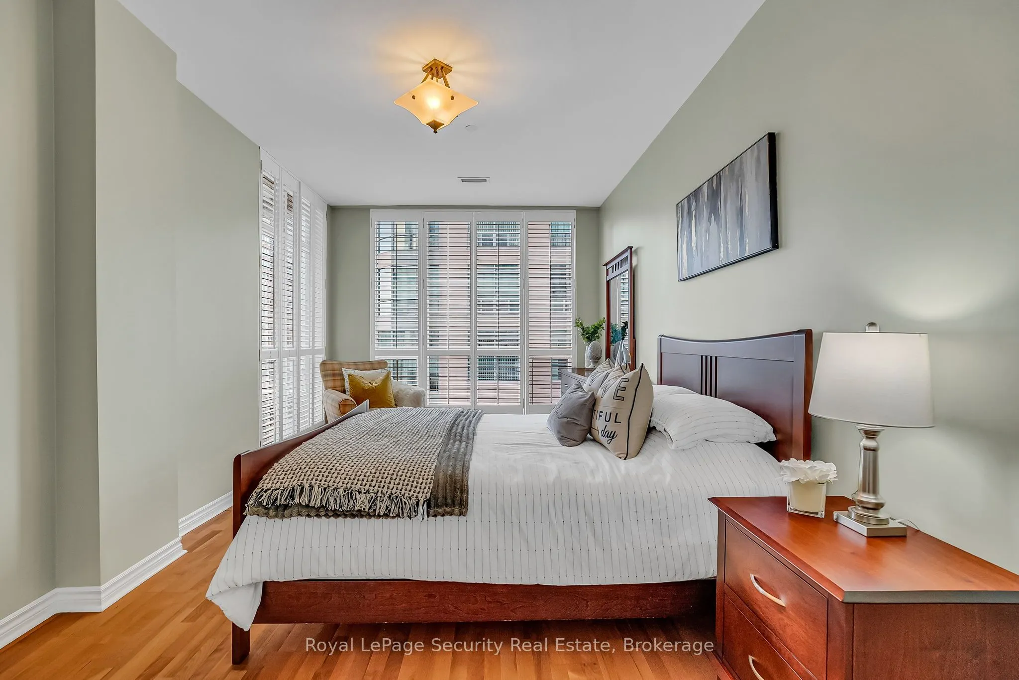 980 Yonge Street, #403