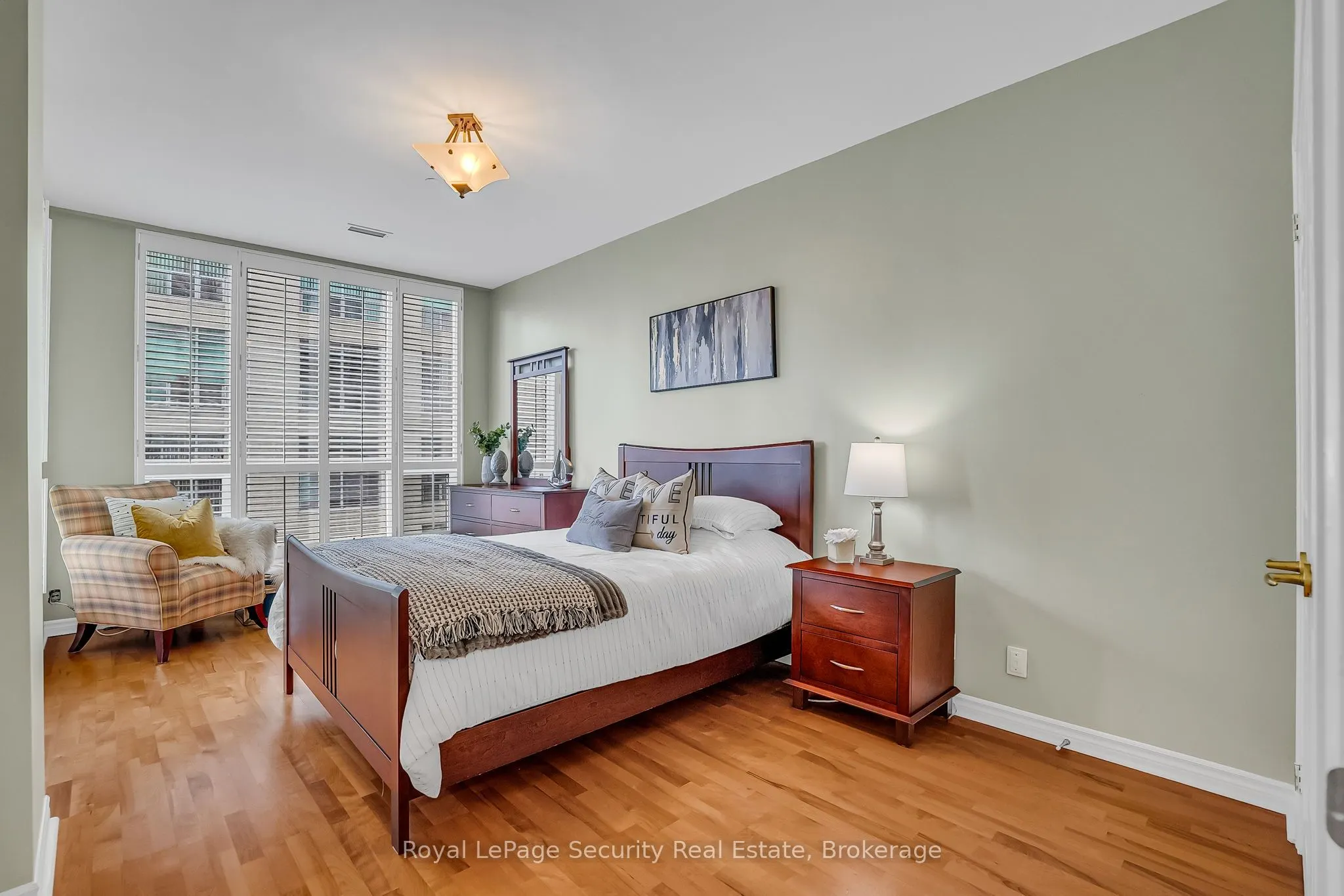 980 Yonge Street, #403