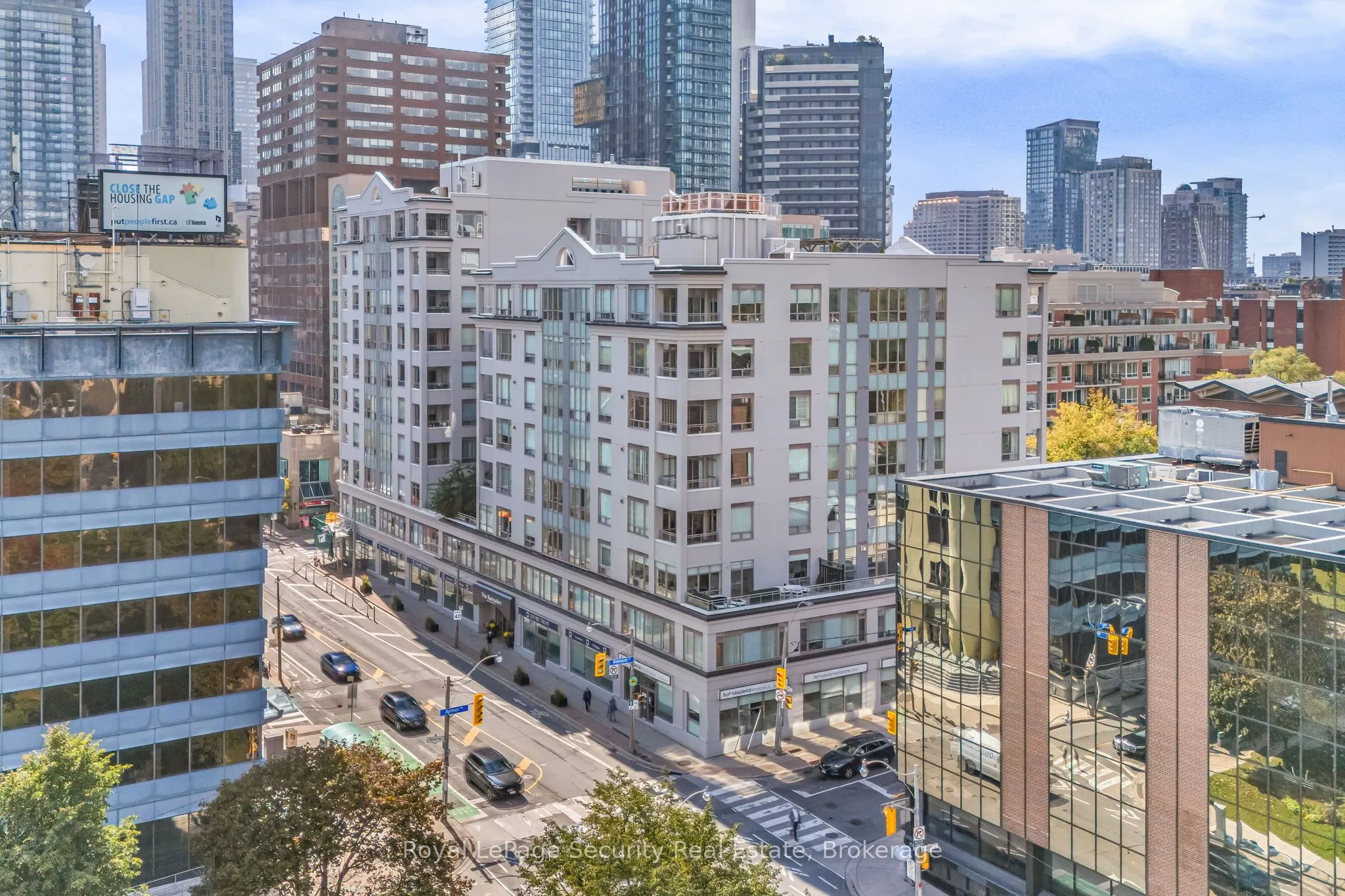 980 Yonge Street, #403