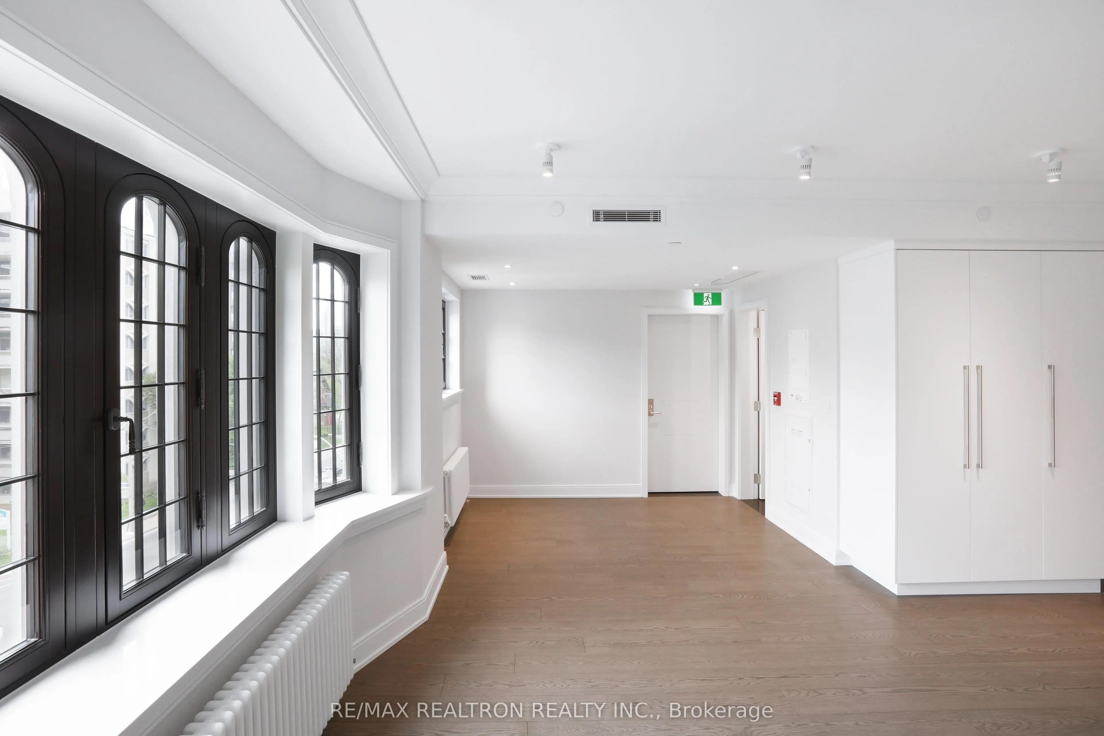 2 Clarendon Avenue, #304