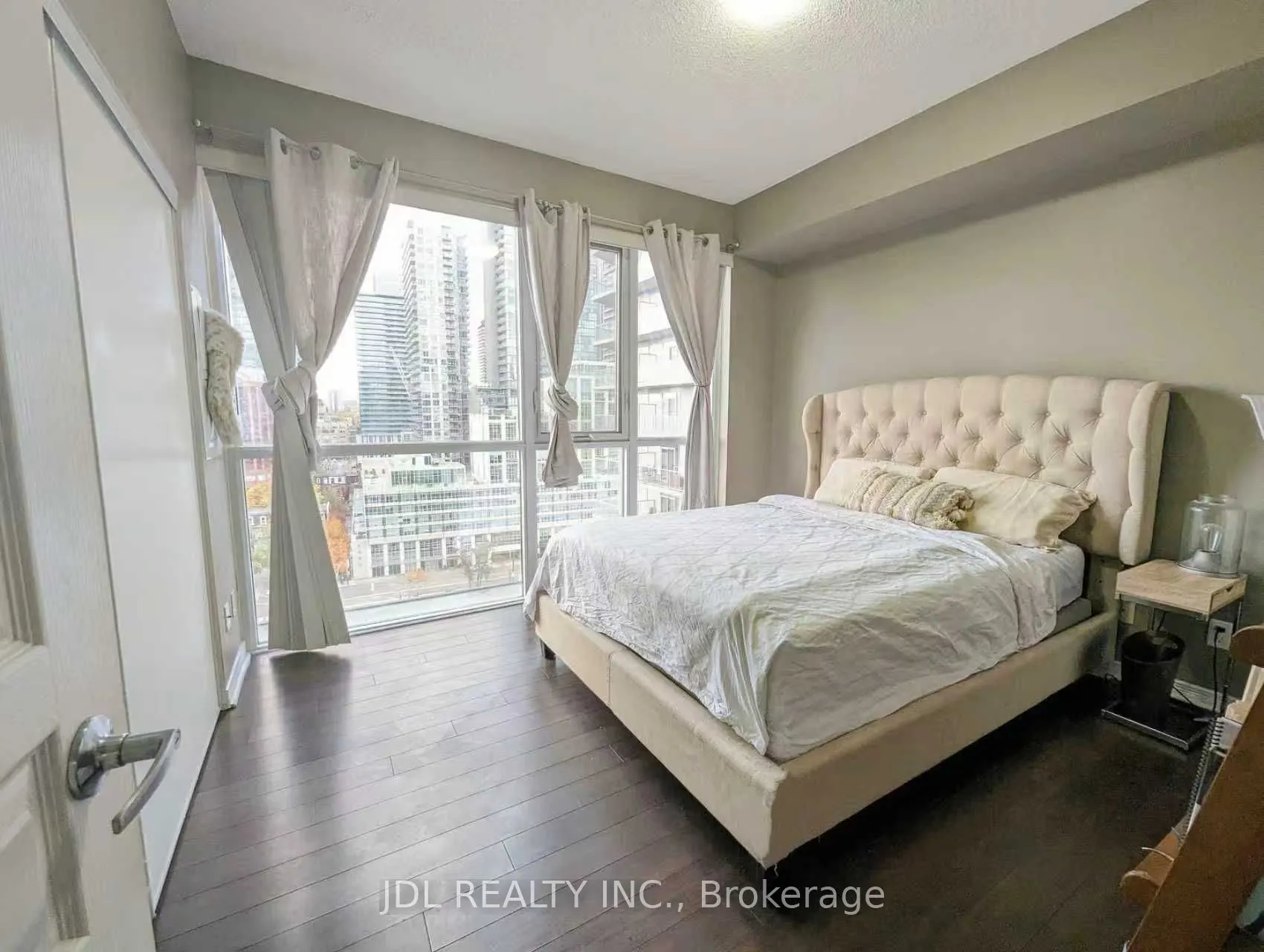 352 Front Street W, #1407