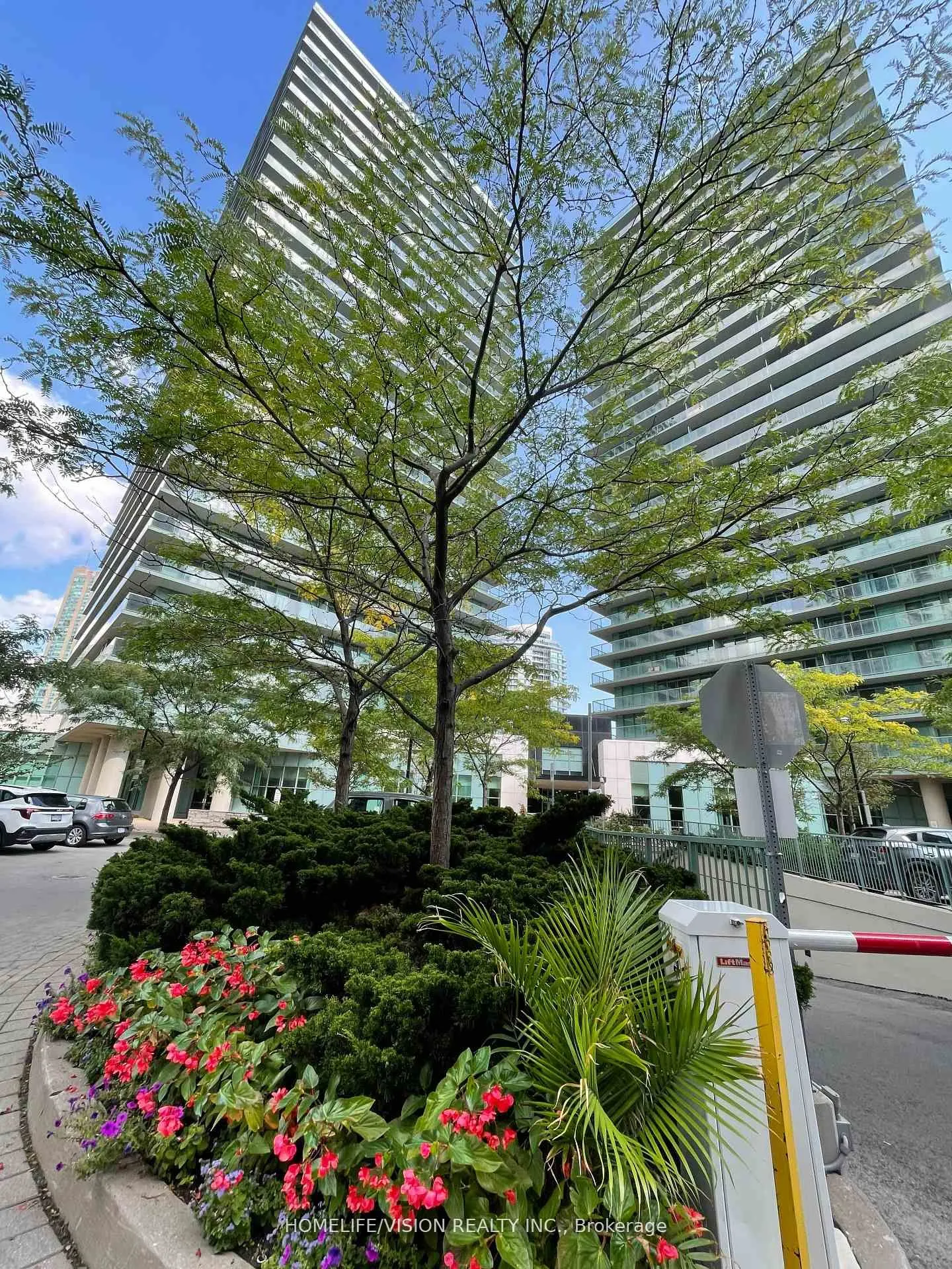 5508 Yonge Street, #306