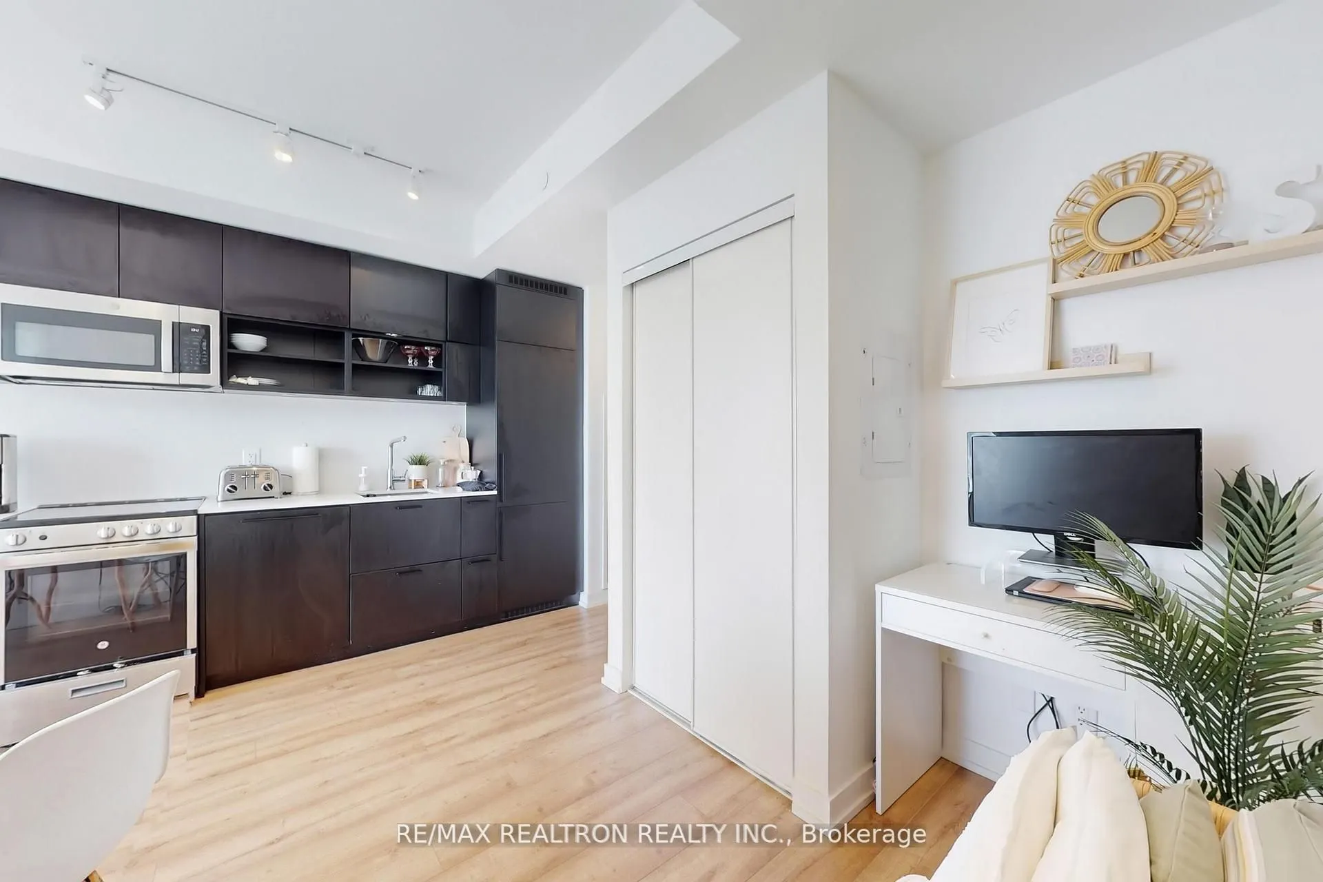 135 East Liberty Street, #1901