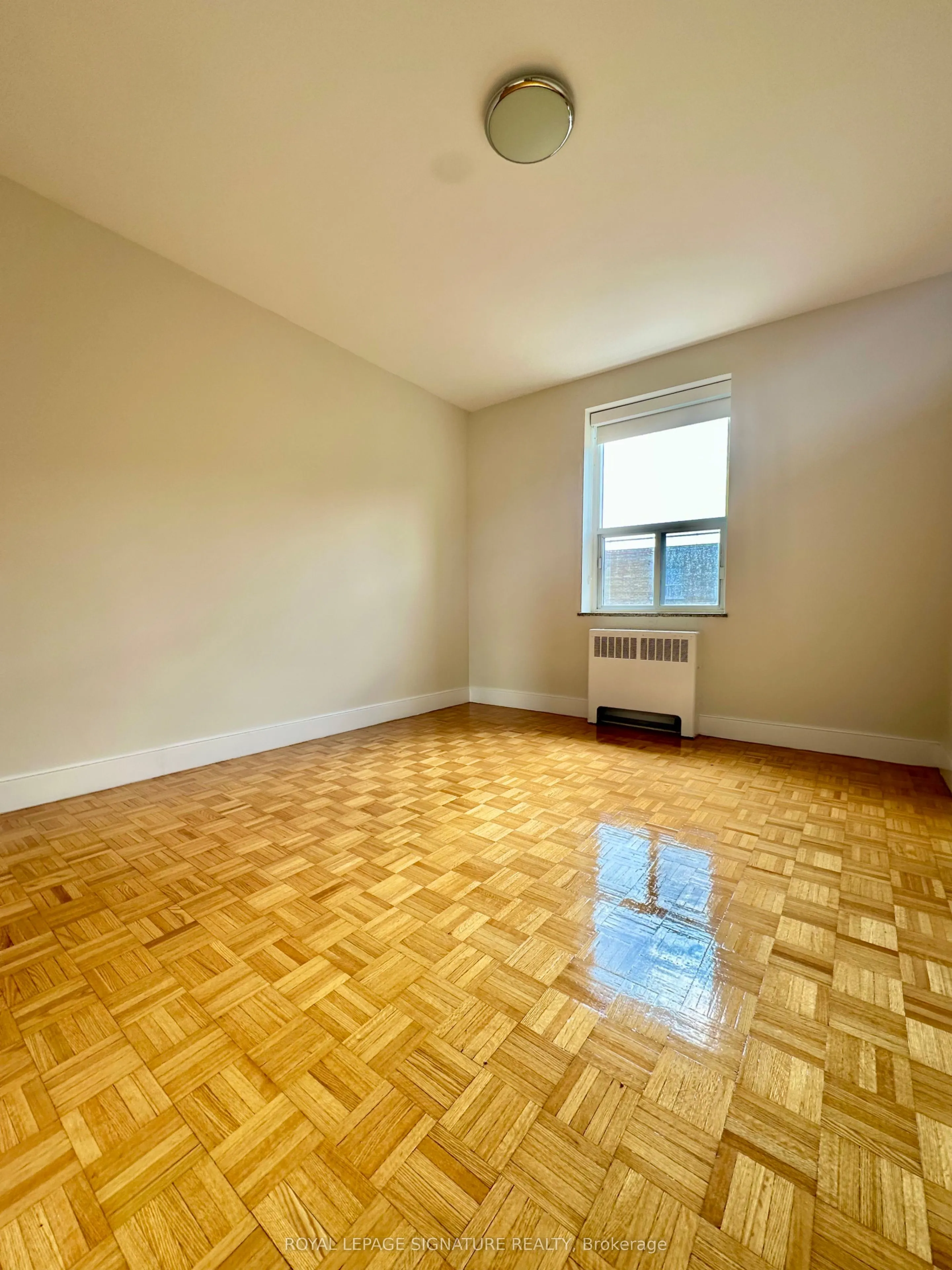 1291 Bayview Avenue, #405