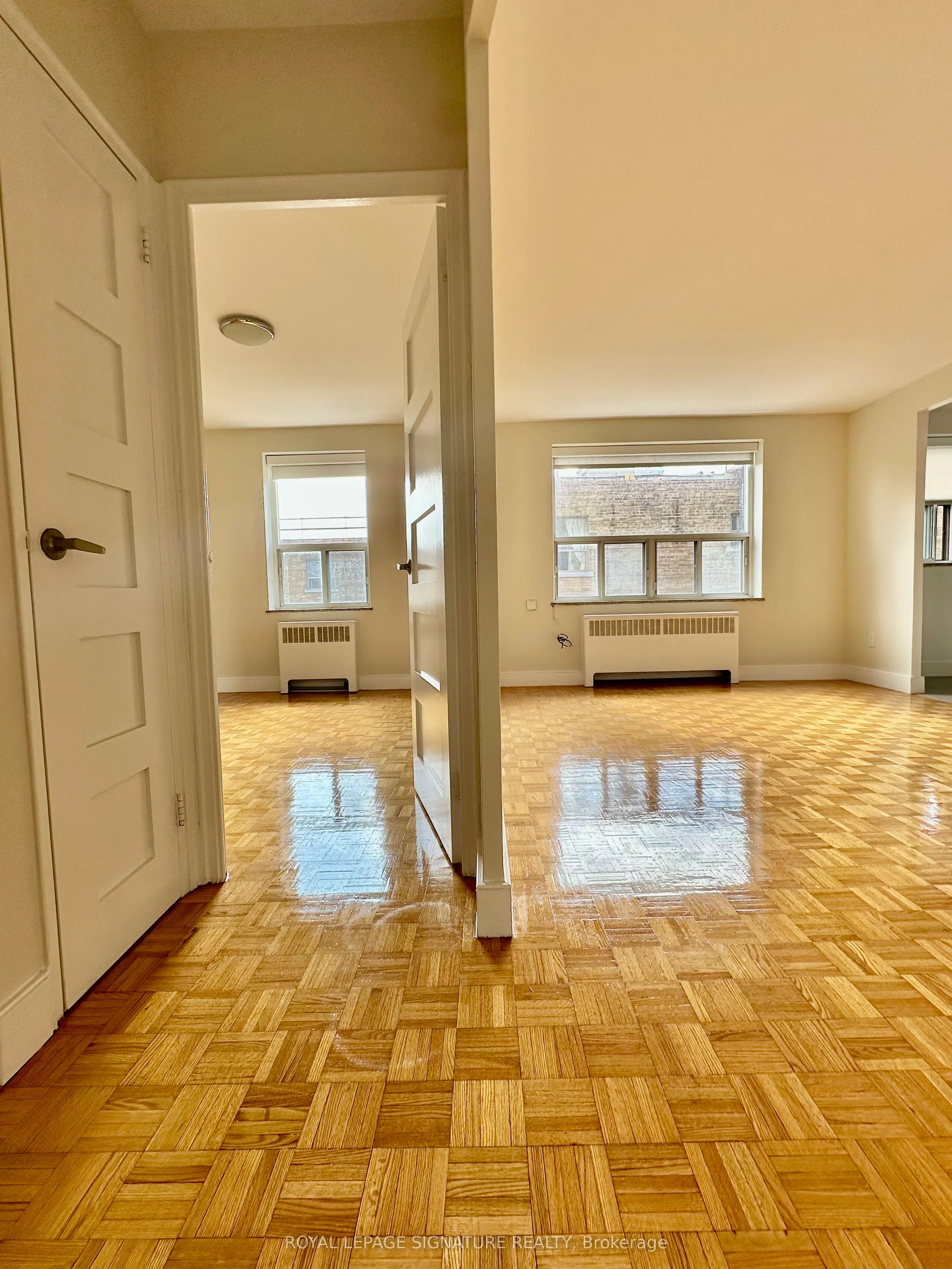 1291 Bayview Avenue, #405