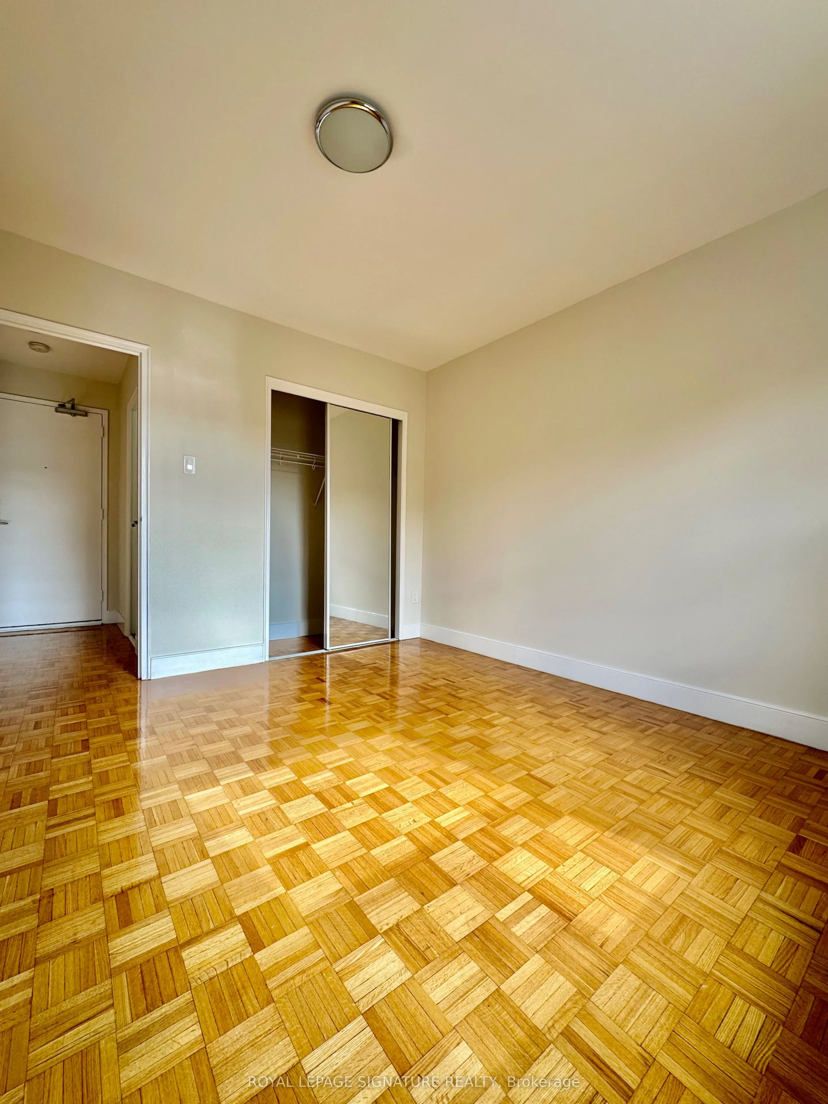 1291 Bayview Avenue, #405