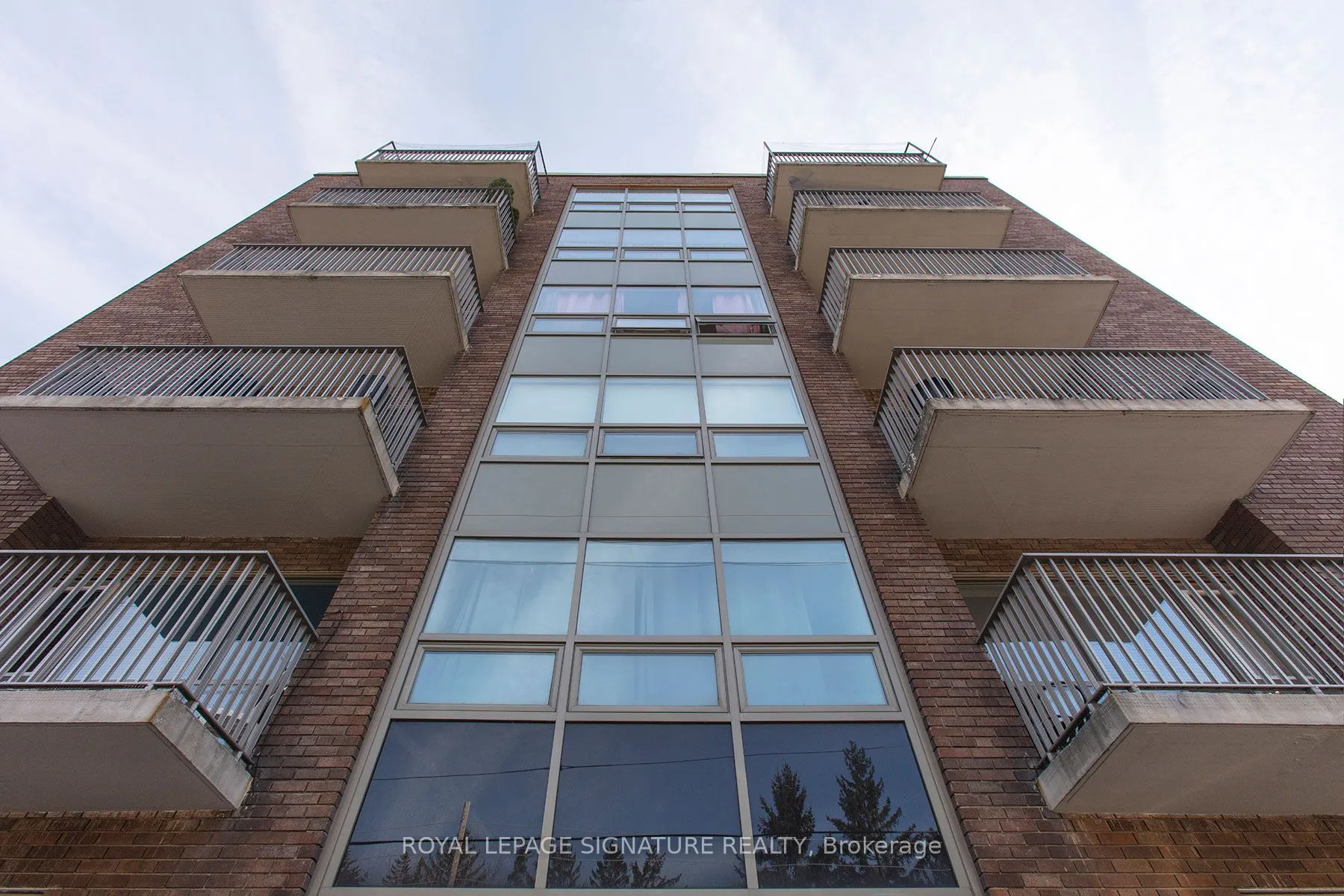1291 Bayview Avenue, #405