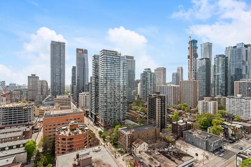 81 Wellesley Street E, #2104