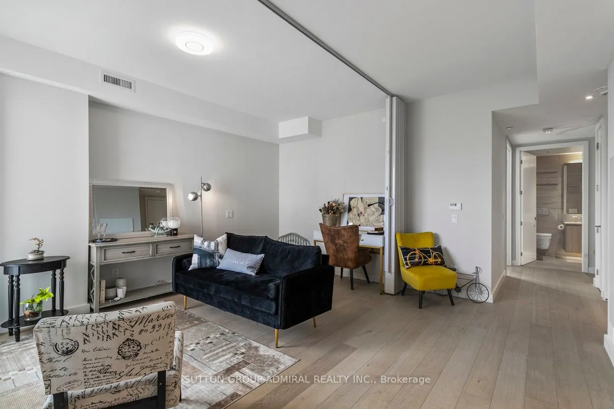 81 Wellesley Street E, #2104