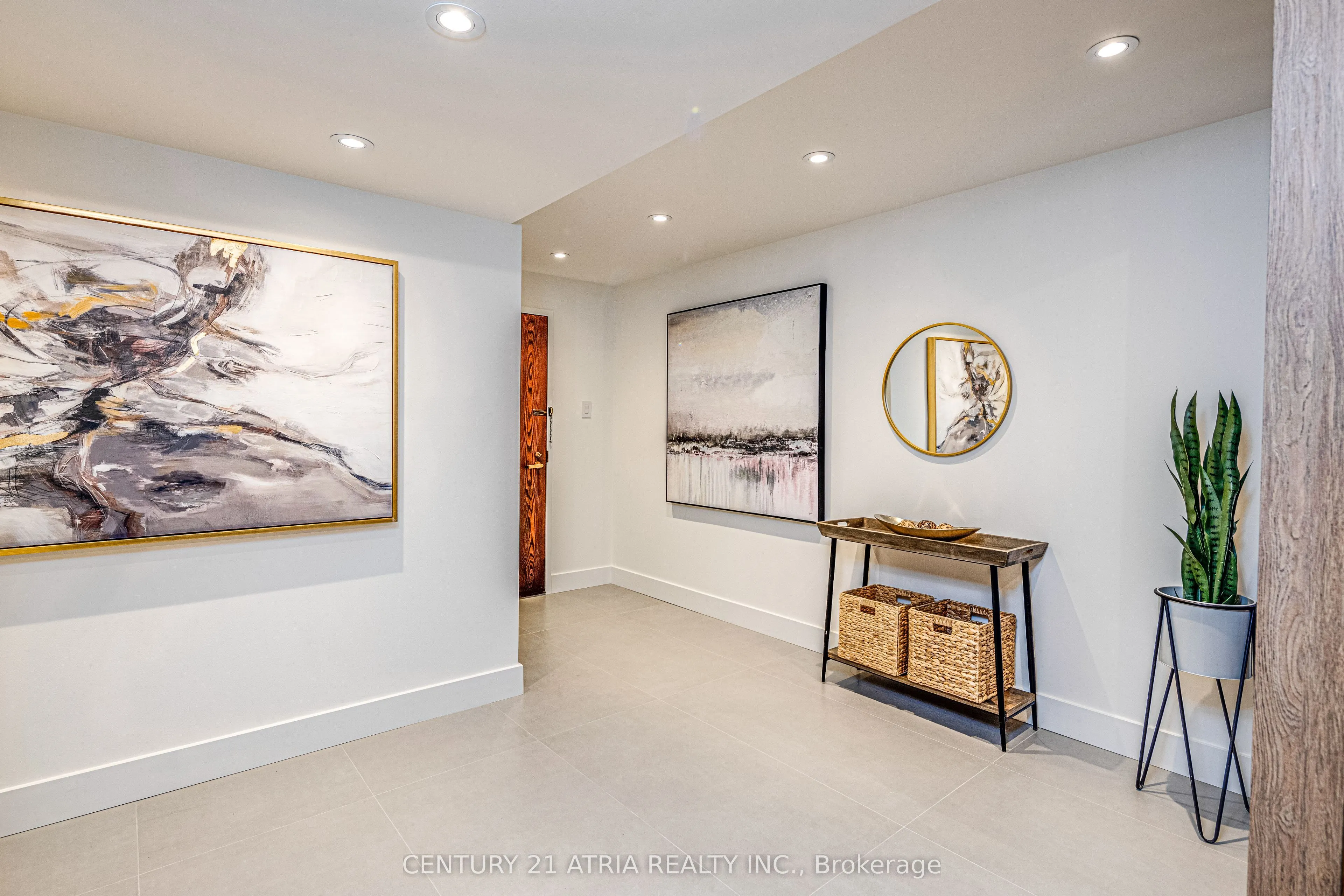 65 Harbour Square, #1401