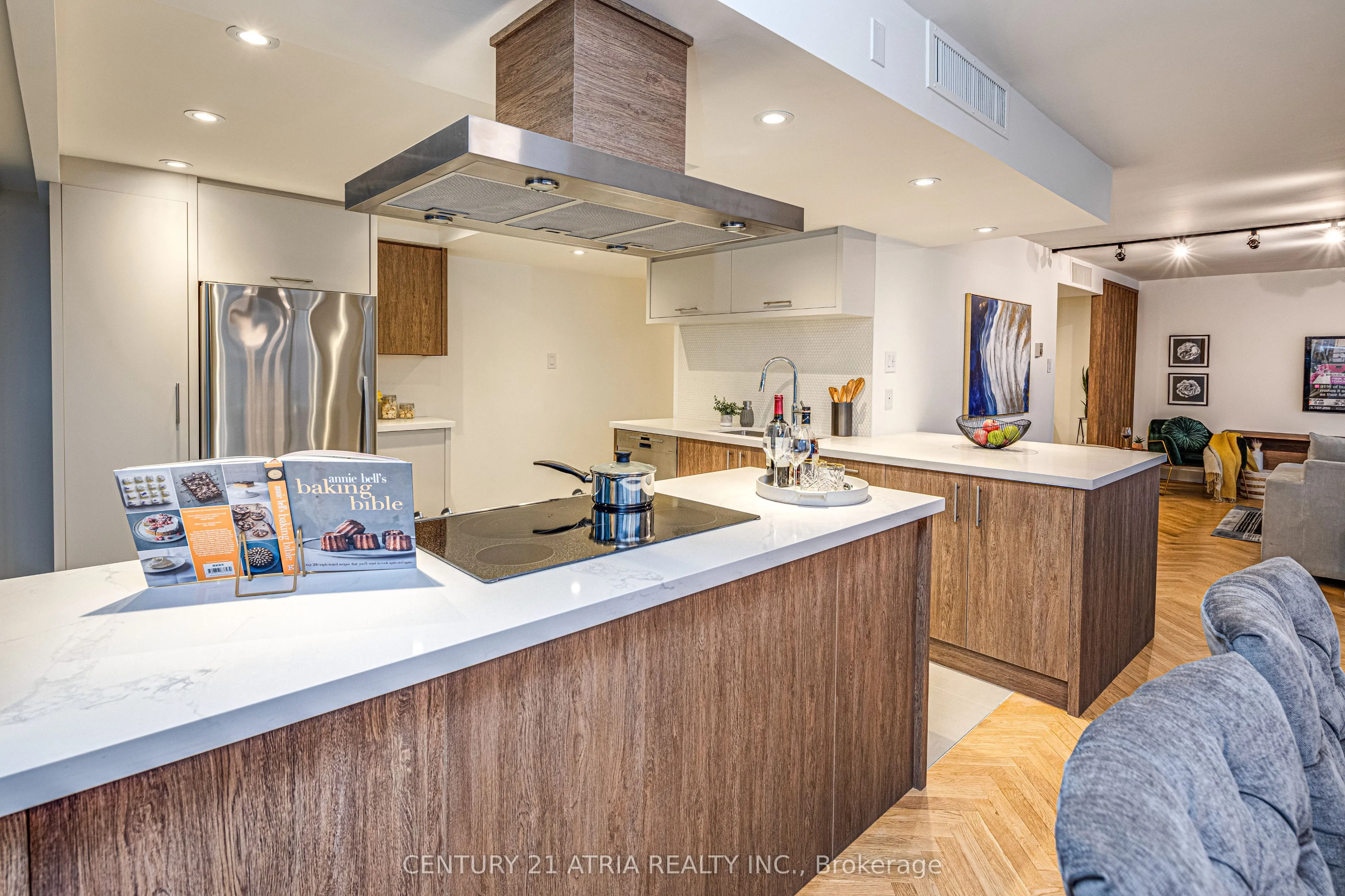 65 Harbour Square, #1401