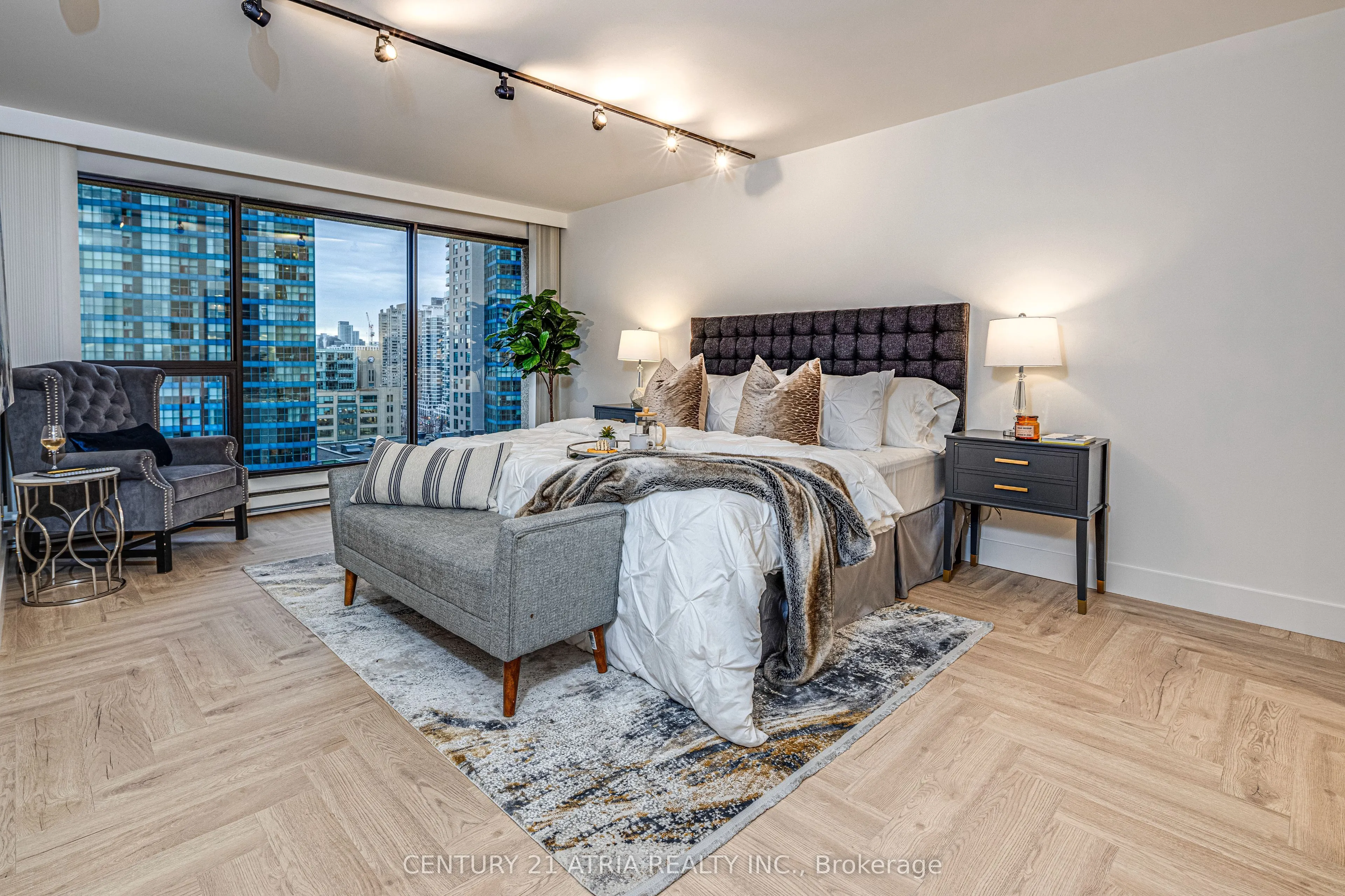 65 Harbour Square, #1401