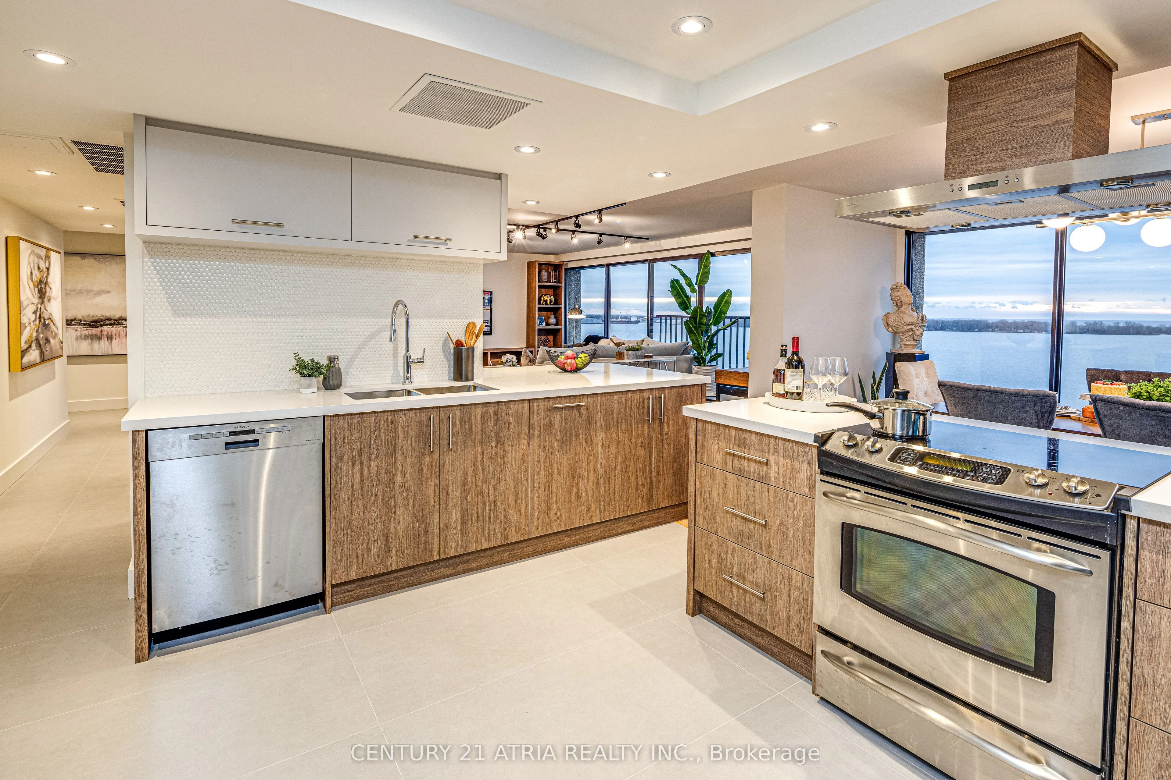 65 Harbour Square, #1401