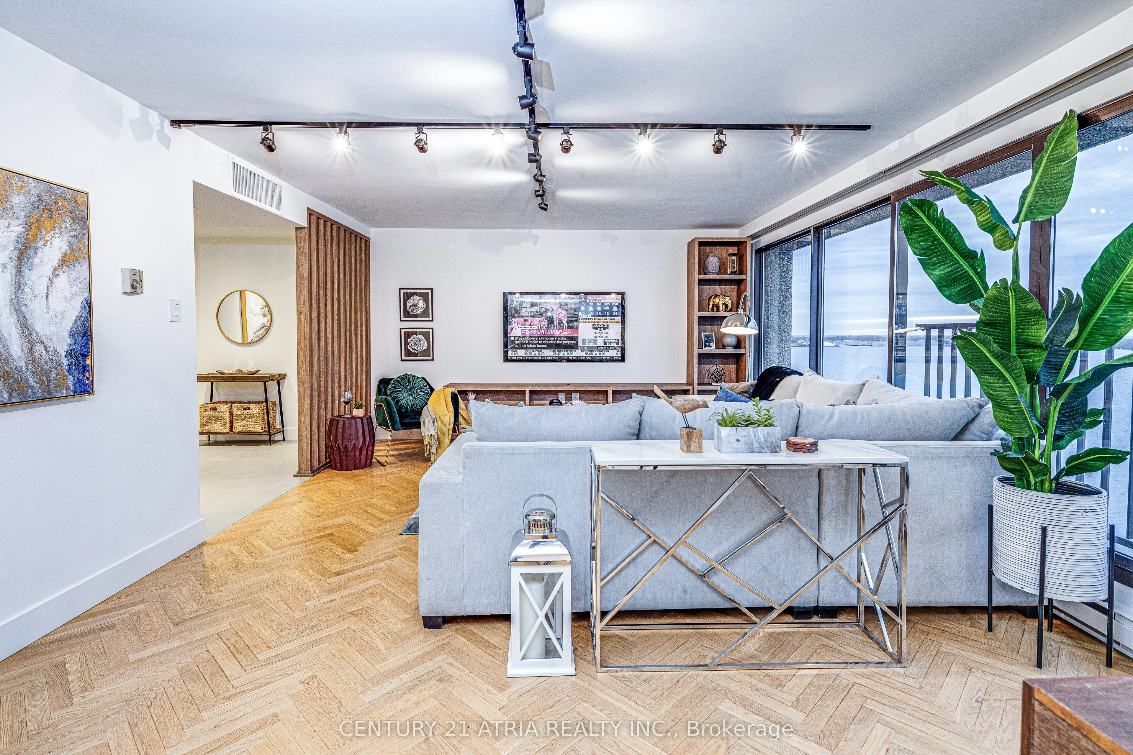 65 Harbour Square, #1401