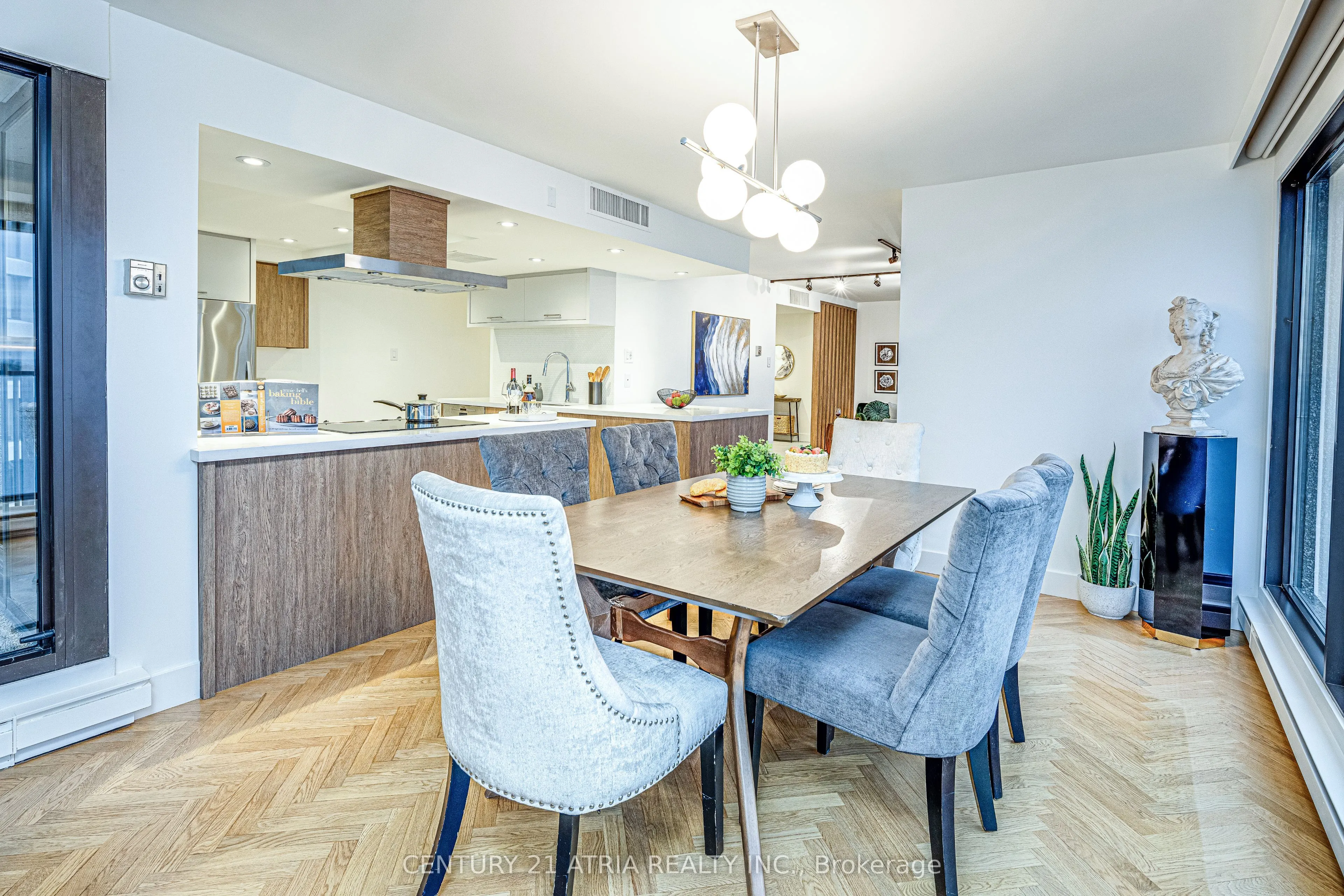 65 Harbour Square, #1401