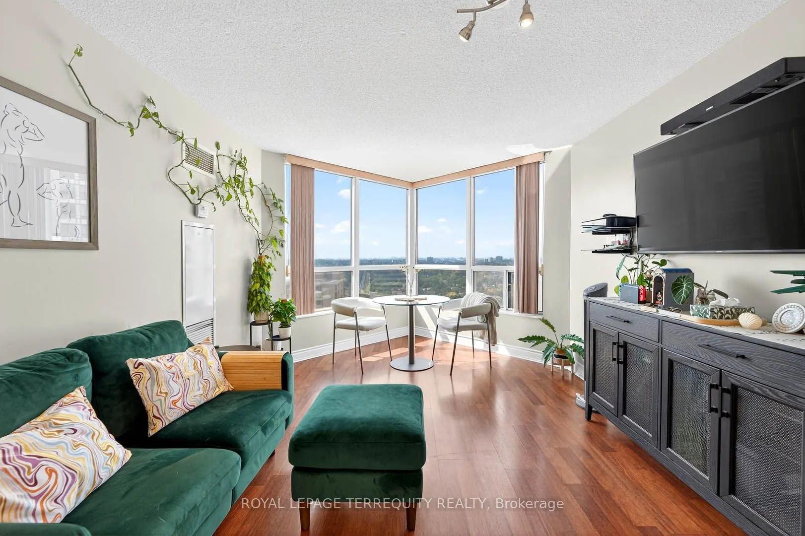 10 Northtown Way, #2510