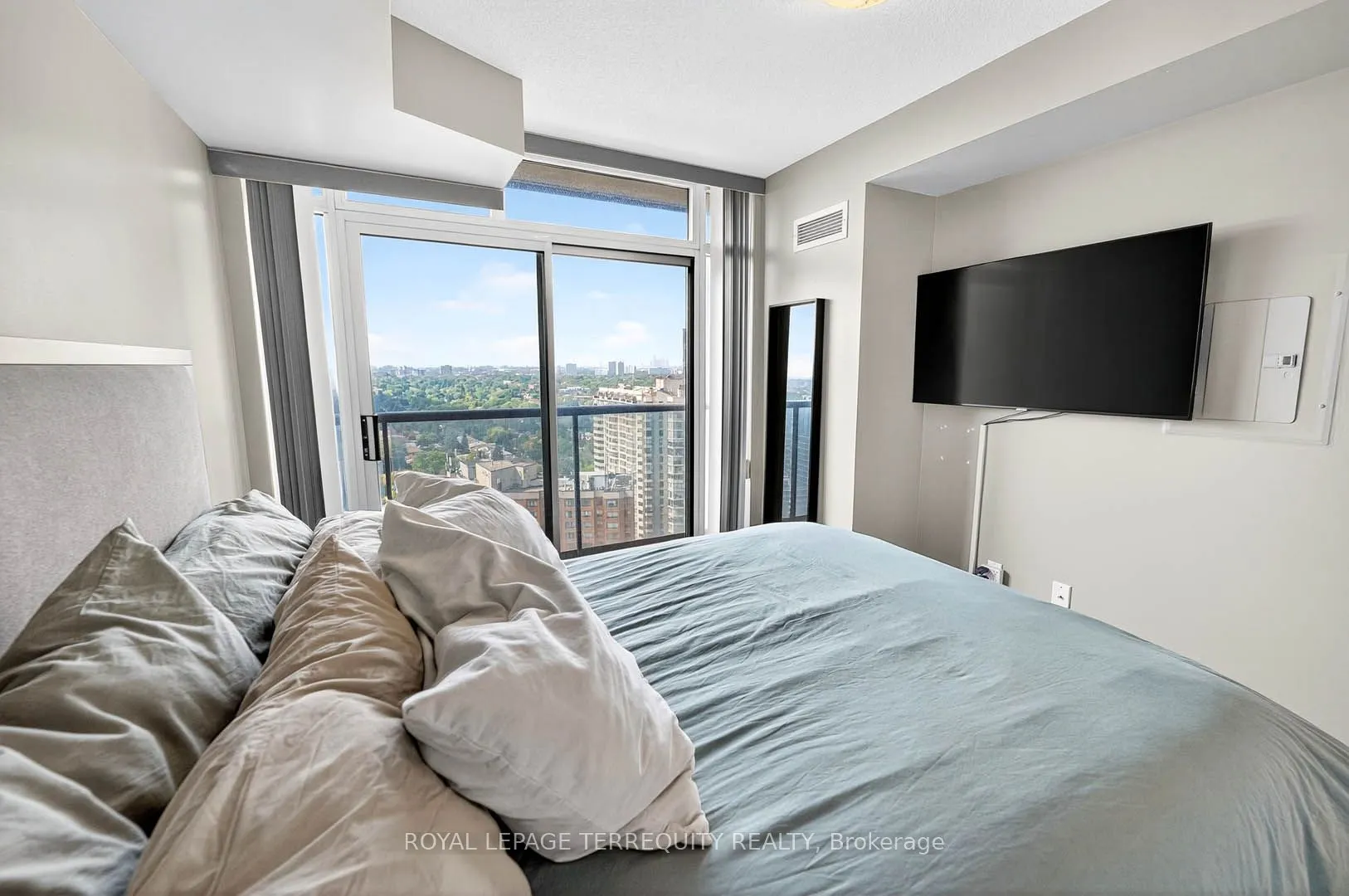 10 Northtown Way, #2510